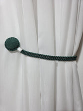 Set magneti cu fir lung, verde smarald material textil(2bucati)