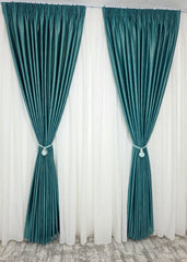 Colectia Valencia – Perdea Alba din Matase cu Insertii Aurii Varianta 1 si Draperie Rolex din Catifea Verde Turcoaz cu Sclipici Auriu – Set elegant pentru living si dormitor in nuante alb, crem, turcoaz, verde si auriu, confectionat pe comanda