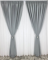 Colectia Blackout: Perdea Matase Alba Si Draperie Gri Deschis Blackout 80%