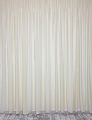 Perdea matase crem, material plin ca textura ce cade greu, material nesifonabil