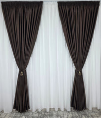 Colectia Blackout Varianta BLK#12: Perdea Alba din Voal Premium Jorjet si Draperie Maro Blackout 90%, cu Textura Plina si Cadere Grea – Potrivit cu Pat sau Canapea Crem, Bej, Maro ori Gri, Pereti Albi si Mobilier Alb sau Crem – Confectionat pe Comanda