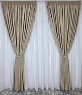 Colectia Blackout: Perdea Din Matase Alba Si Draperie Crem Blackout 80%