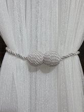 Set magneti cu fir lung bilute, argintiu material textil(2bucati)