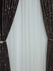 Colectia Majestic – Perdea Crem din Borangic cu Sidef Auriu si Draperie Catifea Maro cu Insertii – Ideal pentru Livinguri cu Canapele Crem, Mobilier Maro sau Wenge si Decoruri Calde din Lemn Natur – Confectionat pe Comanda