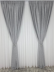 Set Los Angeles Gri Deschis – Perdea Alba Simpla si Draperie Tip Nisip – Ideal pentru Livinguri Moderne cu Canapele Gri, Mobilier Alb sau Negru– Confectionat pe Comanda