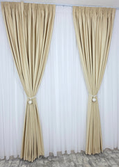 Colectia Linistea de Aur – Perdea Voal Alb Premium si Draperie Rolex Catifea Crem Auriu cu Sclipici Auriu – Ideal pentru Livinguri Elegante cu Canapele Crem, Mobilier Maro sau Decoruri Bej si Accente Aurii – Confectionat pe Comanda