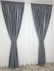 Colectia Linistea de Aur – Perdea Voal Alb Premium si Draperie Rolex Catifea Gri cu Sclipici Argintiu – Ideal pentru Livinguri Moderne cu Canapele Gri, Mobilier Alb sau Negru si Accente Argintii – Confectionat pe Comanda