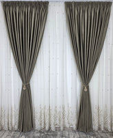 Set Gabriela: perdea ivoire in cristal cu broderie bej si draperie catifea bej inchis