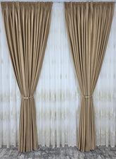 Set Aurora – Perdea din Bamboo cu Broderie Crem si Draperie Catifea Crem-Miere – ideal pentru livinguri cu canapele crem, bej sau cappuccino si mobilier din lemn natur sau maro, confectionat pe comanda