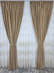 Set Aurora – Perdea din Bamboo cu Broderie Crem si Draperie Catifea Crem-Miere – ideal pentru livinguri cu canapele crem, bej sau cappuccino si mobilier din lemn natur sau maro, confectionat pe comanda