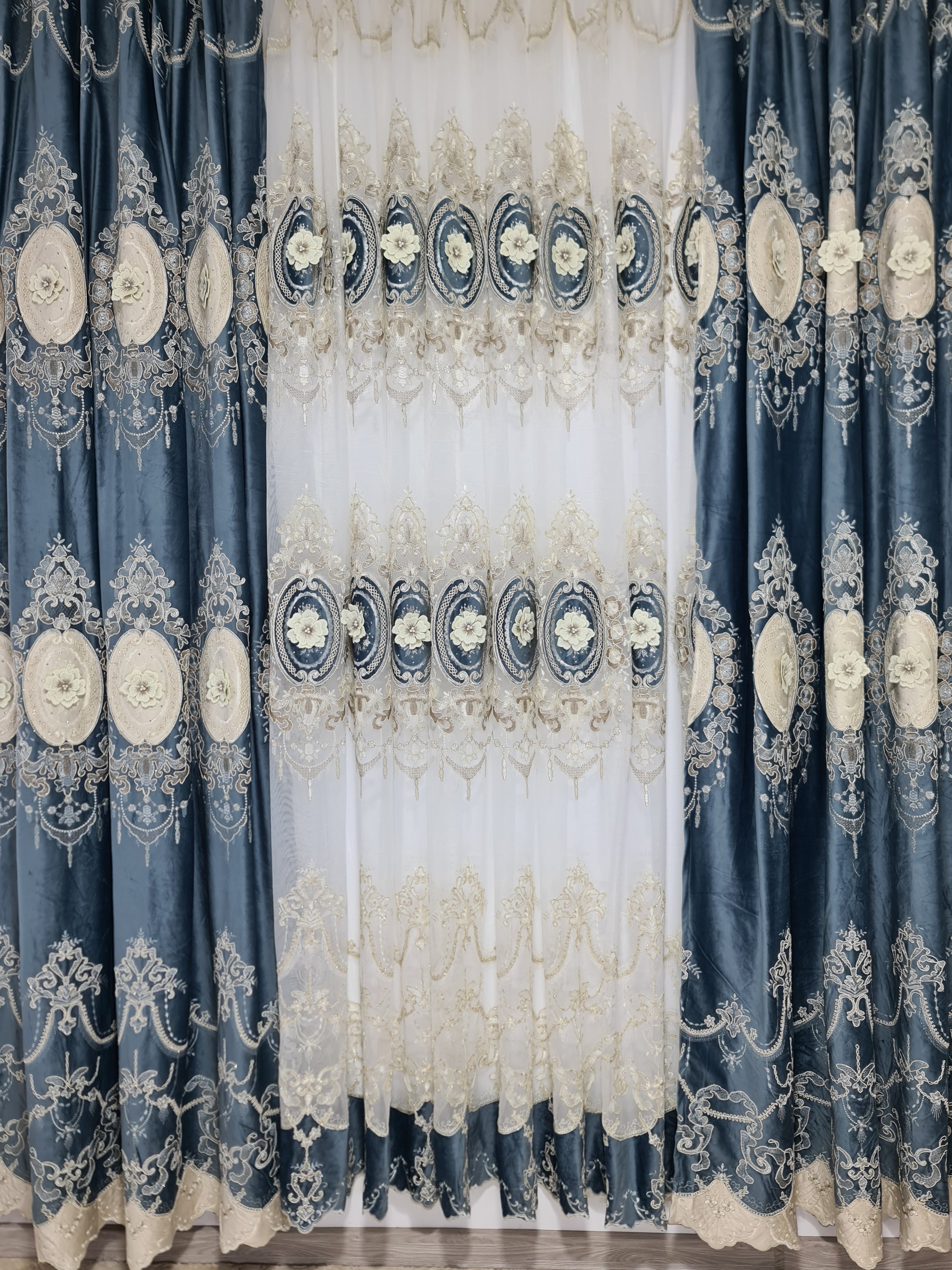 Set perdea si draperie Antonia - CASABLANCA Set perdea si draperie Antonia Casa Blanca Curtains & Drapes 1680.00 CASABLANCA 8metriperdeacu6metridraperiepentrusinagaleriede4-5 CASABLANCA
