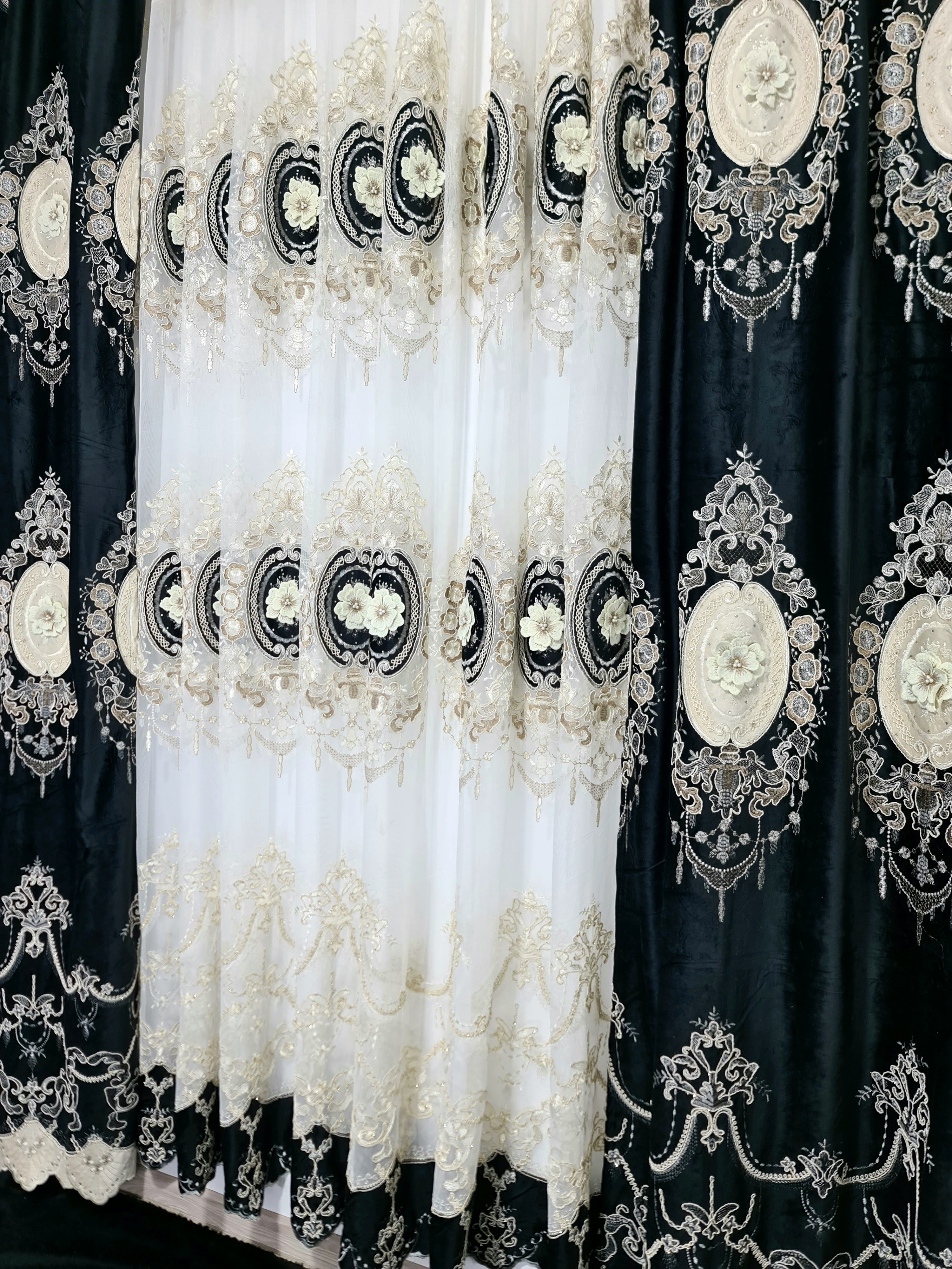 Set perdea si draperie Lisa - CASABLANCA Set perdea si draperie Lisa Casa Blanca Curtains & Drapes 840.00 CASABLANCA CASABLANCA