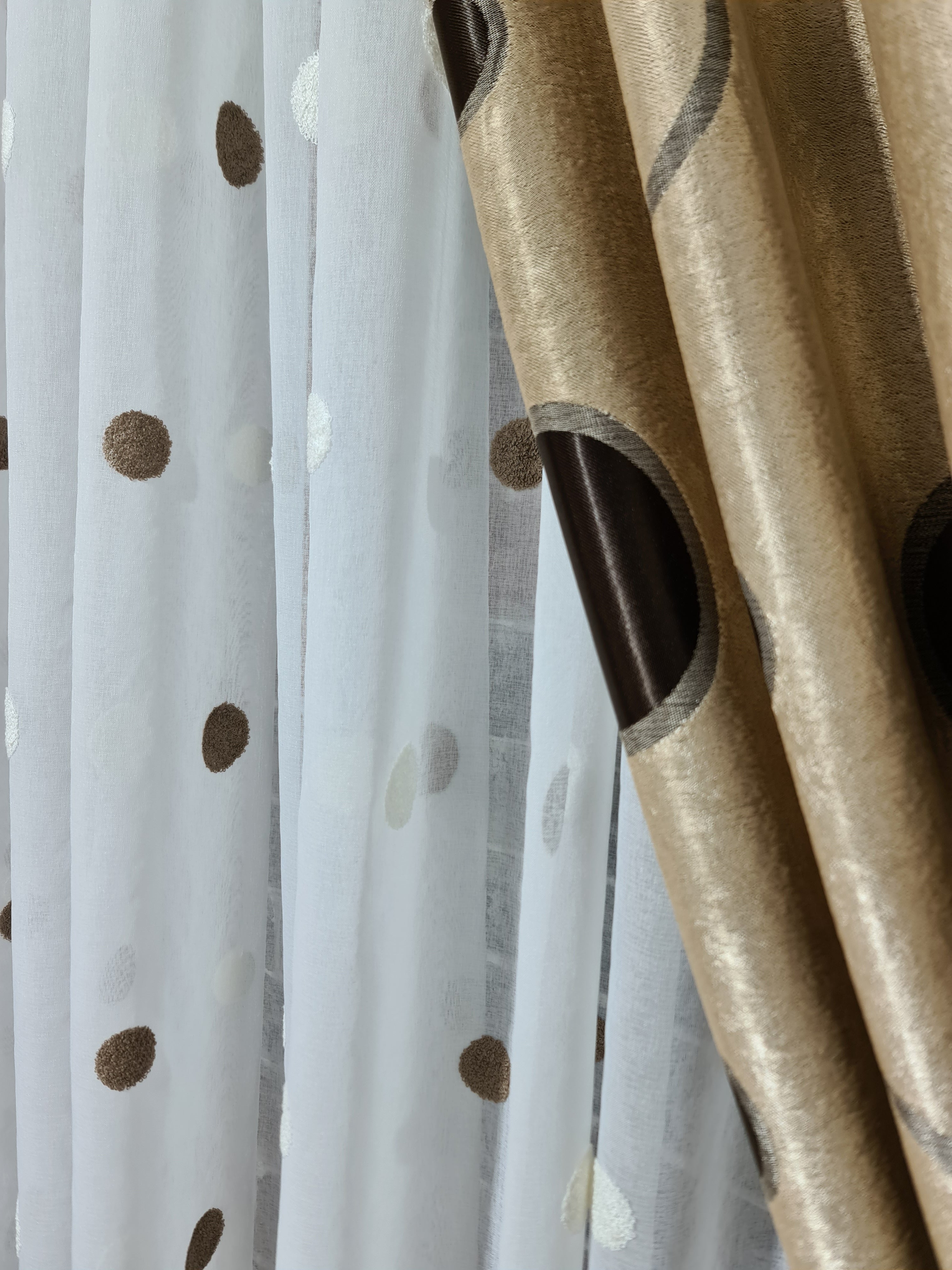 Set perdea si draperie Bulina - CASABLANCA Set perdea si draperie Bulina Casa Blanca Curtains & Drapes 350.00 CASABLANCA  CASABLANCA