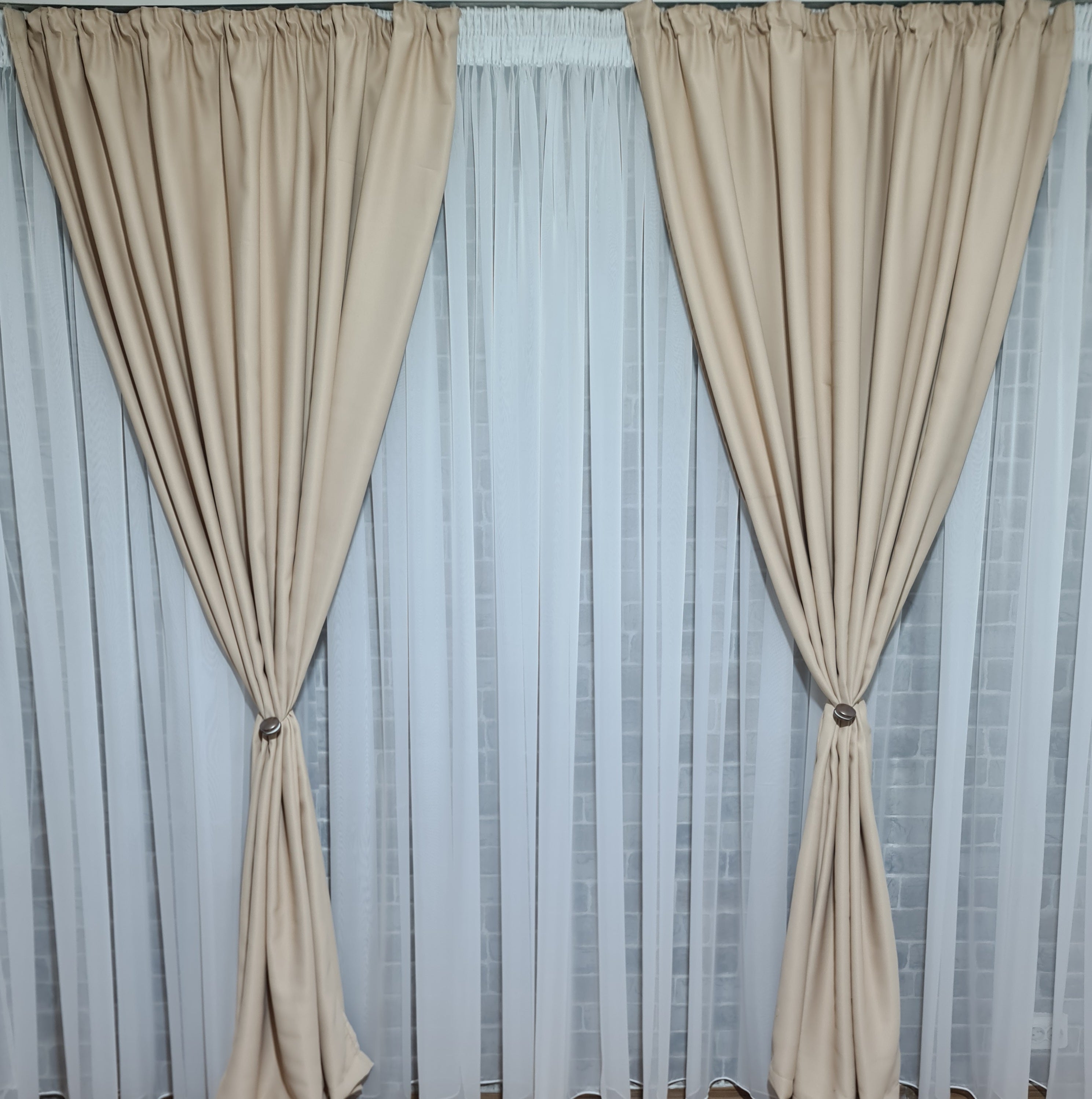 Set Simplu de Perdea Alba de Voal ?i Draperie Blackout Crem - Elegan?a ?i Func?ionalitate în Designul Tau - model Daria - CASABLANCA Set Simplu de Perdea Alba de Voal ?i Draperie Blackout Crem - Elegan?a ?i Func?ionalitate în Designul Tau - model Daria Casa Blanca Curtains & Drapes 325.00 CASABLANCA  CASABLANCA