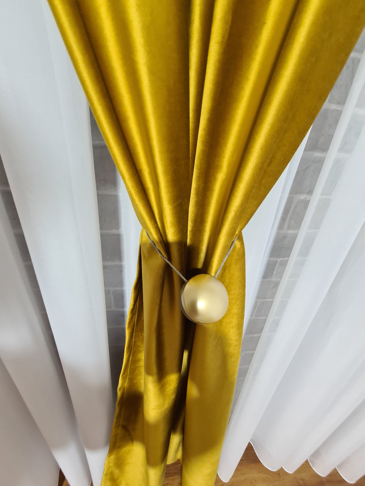 Draperia din catifea Mustar: Un accesoriu versatil pentru designul interior care adaugă căldură și eleganță - CASABLANCA Draperia din catifea Mustar: Un accesoriu versatil pentru designul interior care adaugă căldură și eleganță Casa Blanca Curtains & Drapes 80.00 CASABLANCA  CASABLANCA