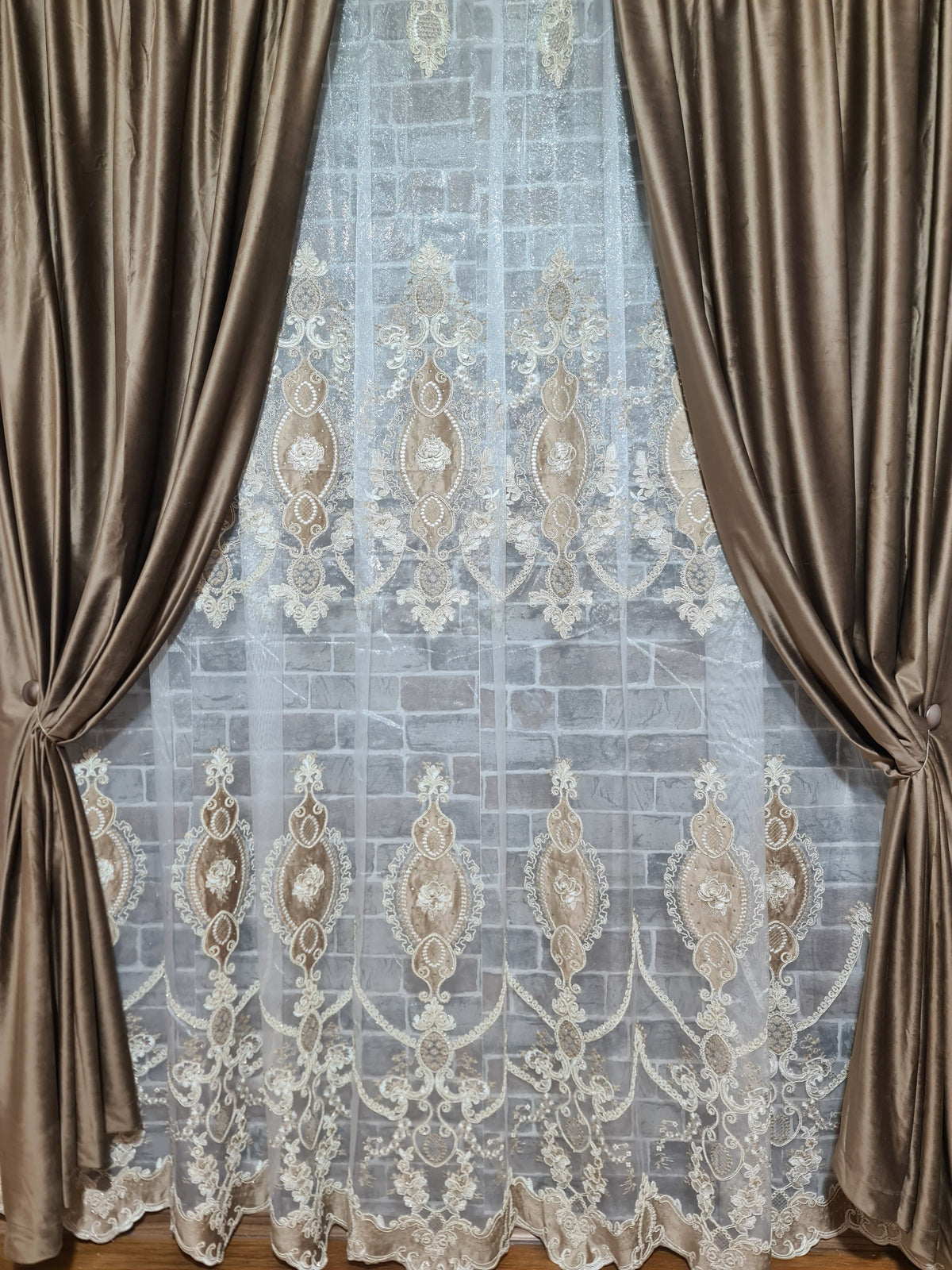 Set perdea si draperie Stefania - CASABLANCA Set perdea si draperie Stefania Casa Blanca Curtains & Drapes 735.00 CASABLANCA  CASABLANCA