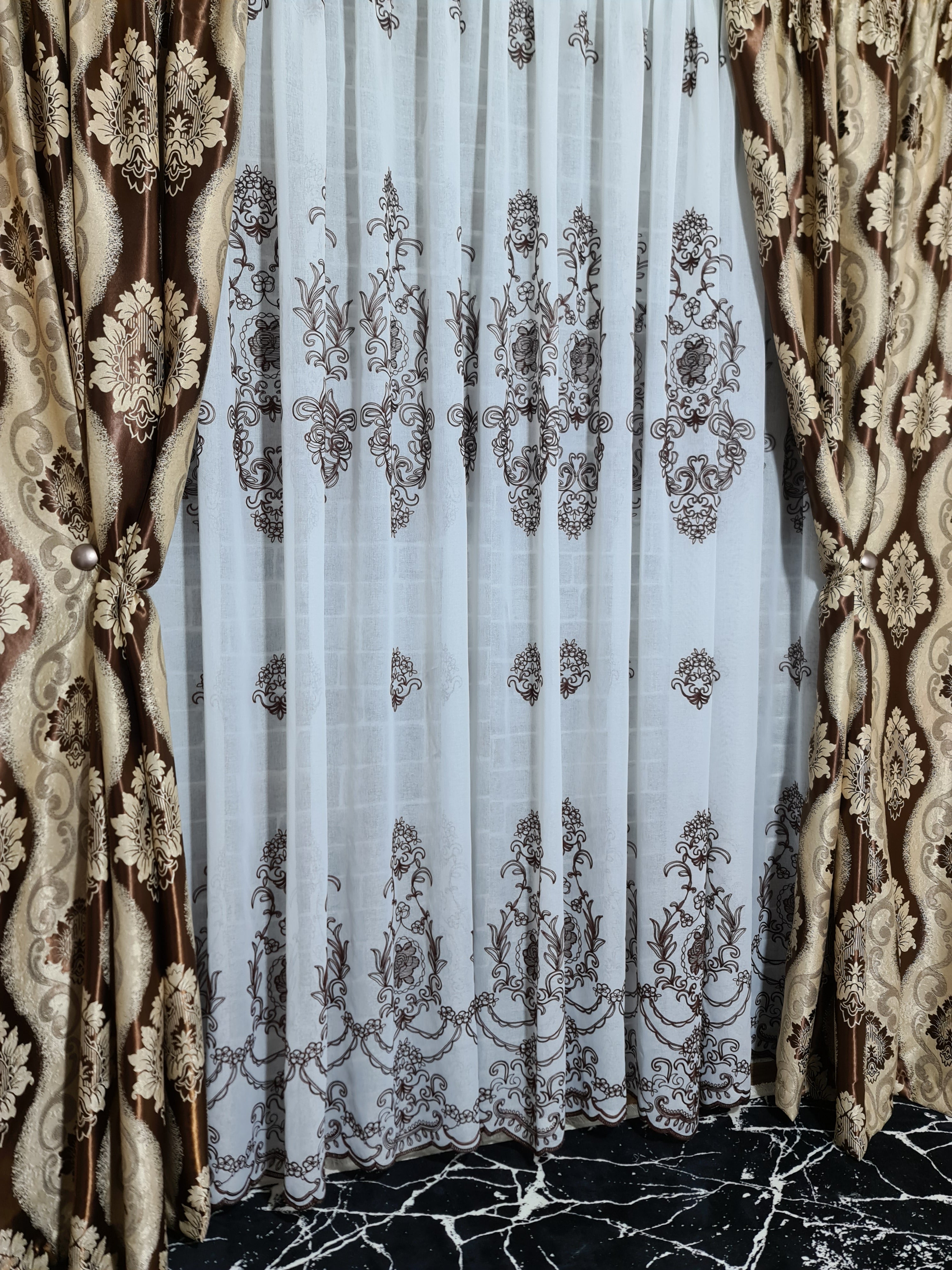 Set perdea si draperie Laura - CASABLANCA Set perdea si draperie Laura Casa Blanca Curtains & Drapes 700.00 CASABLANCA 8metriperdeacu6metridraperiepentrusinagaleriede4-5 CASABLANCA