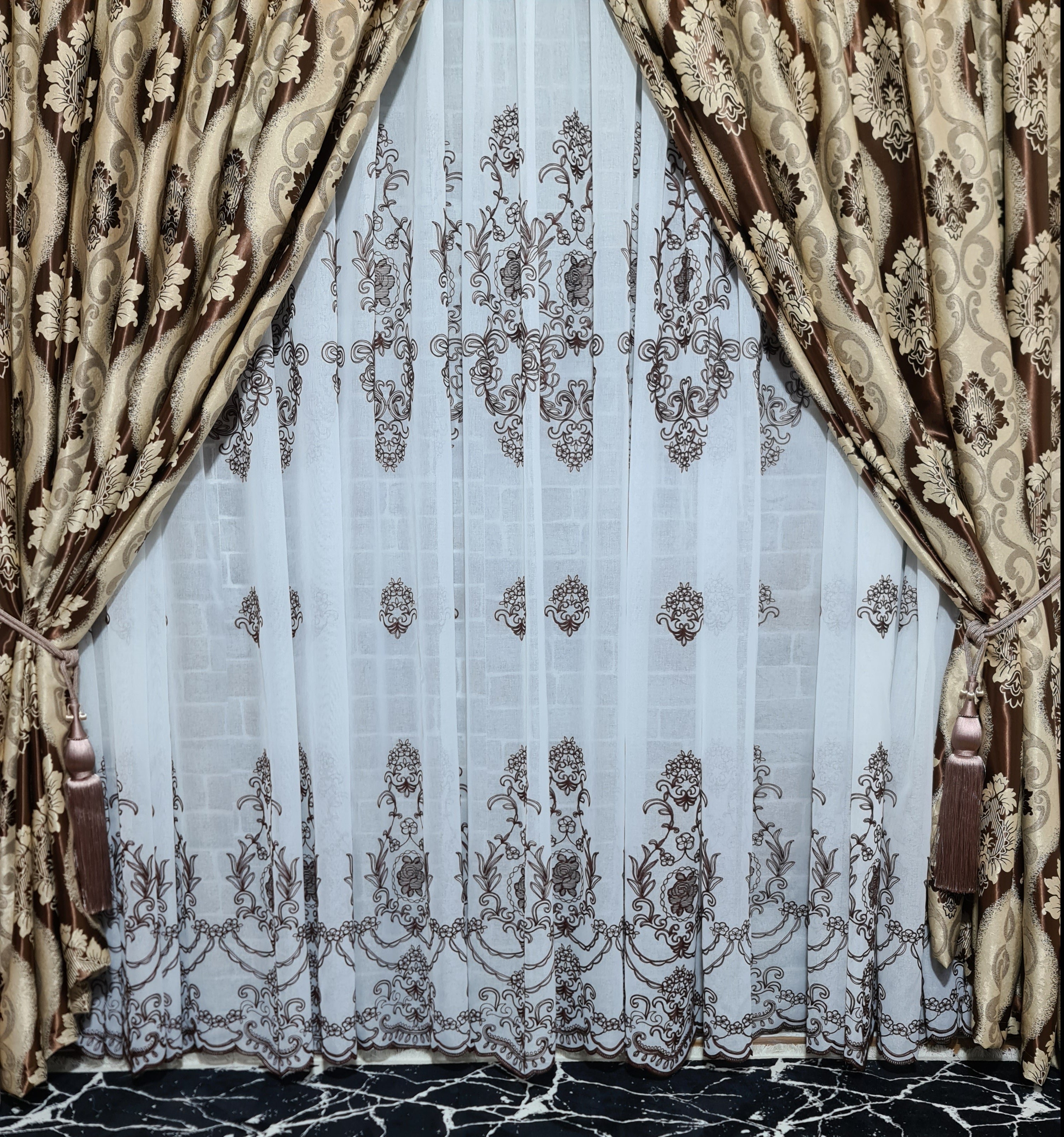 Set perdea si draperie Laura - CASABLANCA Set perdea si draperie Laura Casa Blanca Curtains & Drapes 350.00 CASABLANCA  CASABLANCA