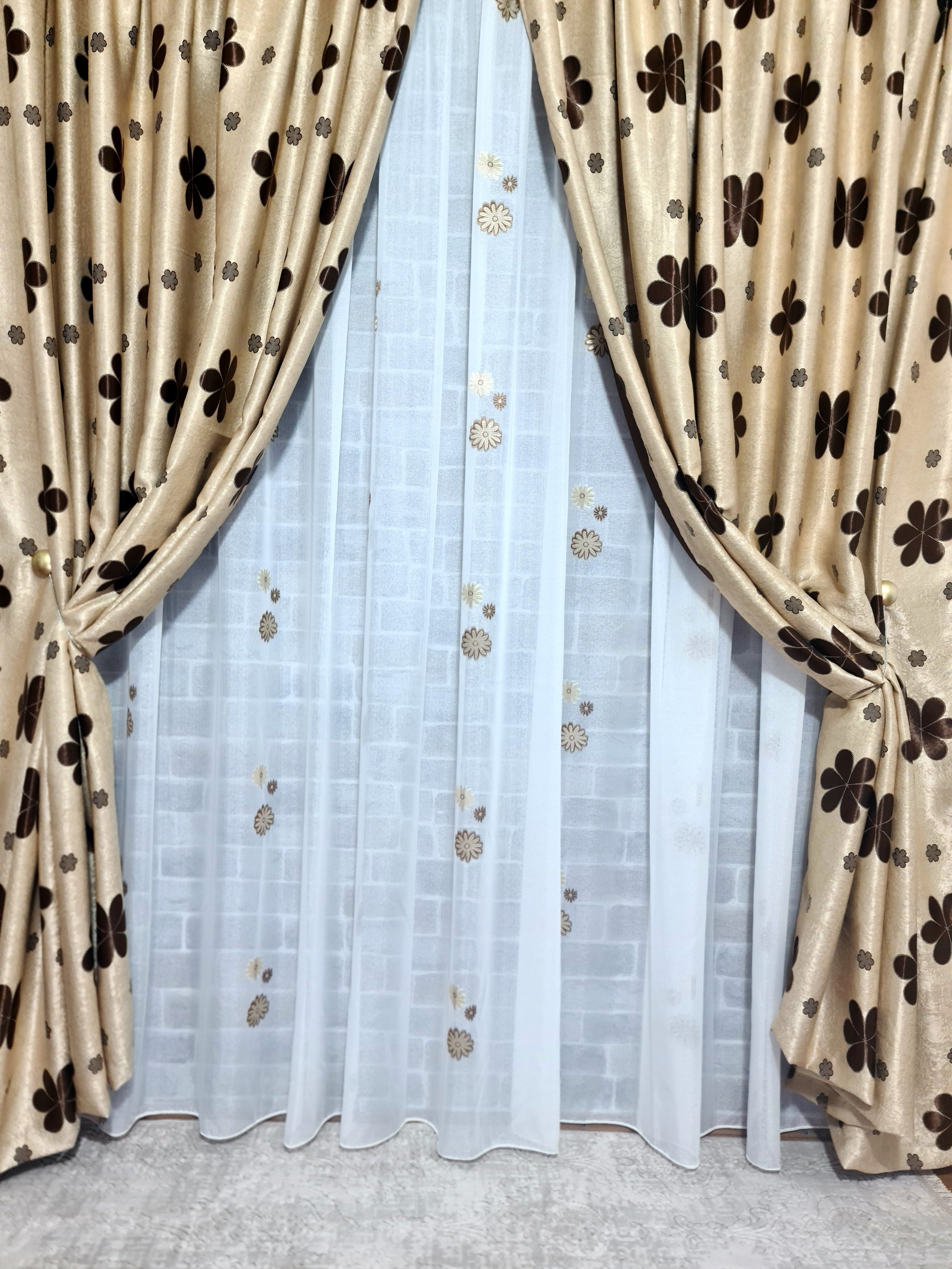 Set perdea si draperie Cuba - CASABLANCA Set perdea si draperie Cuba CasaBlanca  Curtains & Drapes 700.00 CASABLANCA 8metriperdeacu6metridraperiepentrusinagaleriede4-5 CASABLANCA