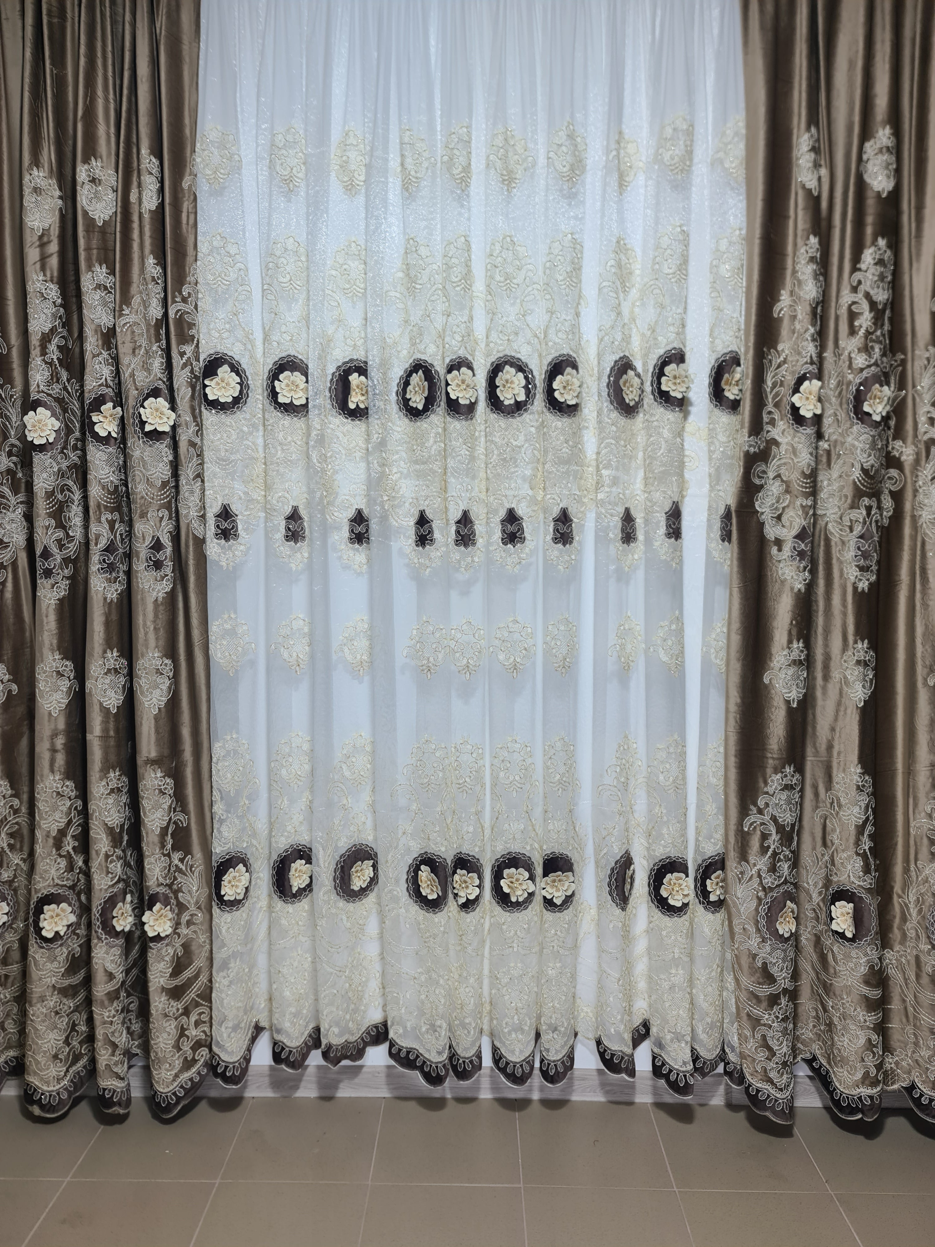 Set perdea si draperie 3d Aian - CASABLANCA Set perdea si draperie 3d Aian CASABLANCA Bedding 840.00 CASABLANCA  CASABLANCA
