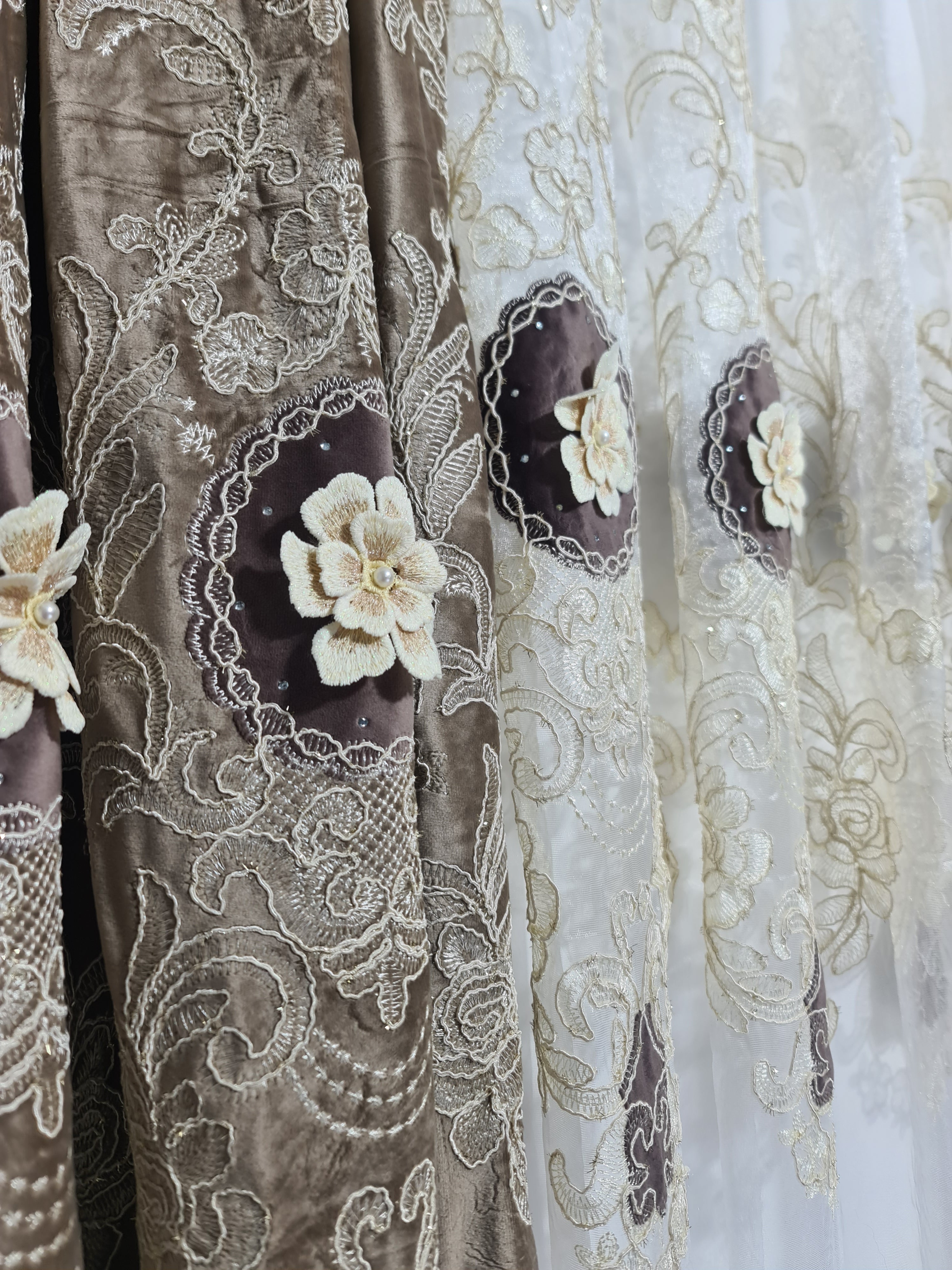 Set perdea si draperie 3d Aian - CASABLANCA Set perdea si draperie 3d Aian CASABLANCA Bedding 840.00 CASABLANCA  CASABLANCA