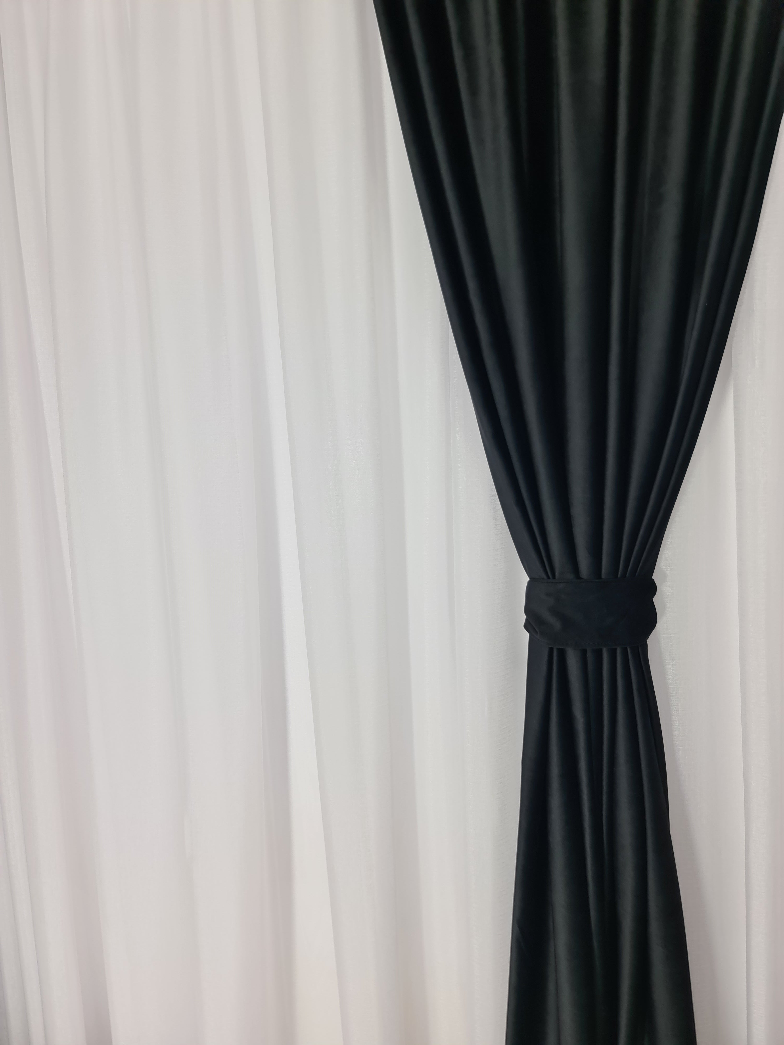 Set perdea in cristal si draperie catifea neagra, model Abanos - CASABLANCA Set perdea in cristal si draperie catifea neagra, model Abanos CASABLANCA Curtains & Drapes 475.00 CASABLANCA  CASABLANCA