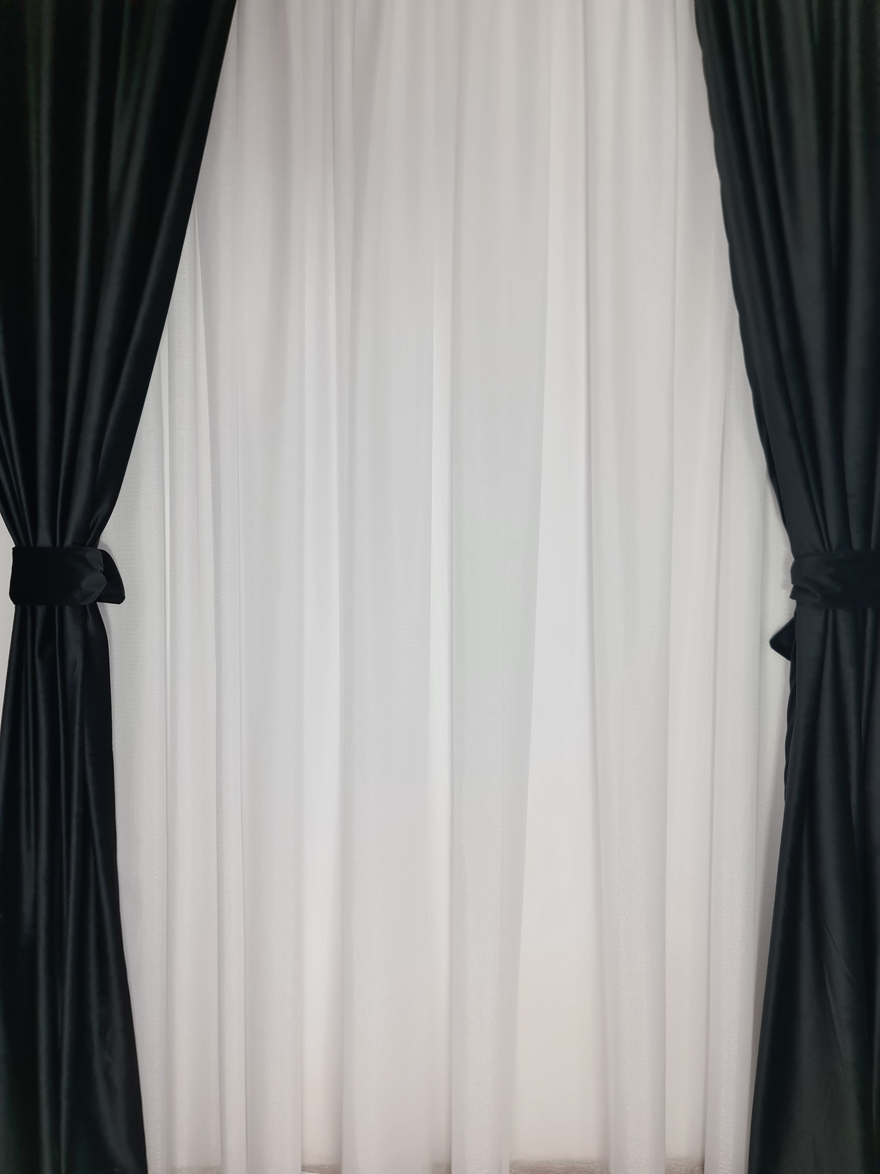 Set perdea in cristal si draperie catifea neagra, model Abanos - CASABLANCA Set perdea in cristal si draperie catifea neagra, model Abanos CASABLANCA Curtains & Drapes 475.00 CASABLANCA  CASABLANCA