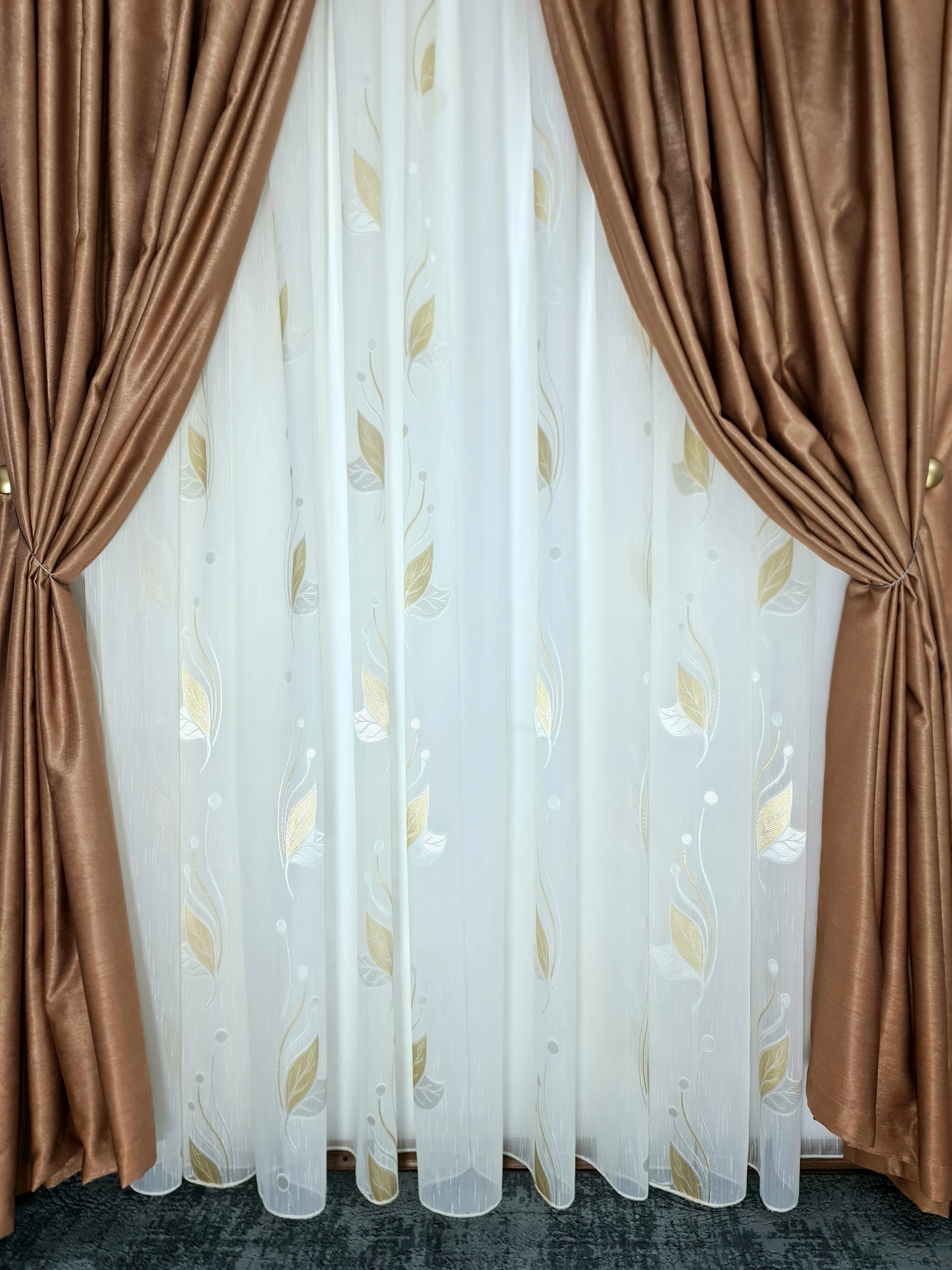 Perdea sable crem cu flori, model Mario, nu necesita calcare - CASABLANCA Perdea sable crem cu flori, model Mario, nu necesita calcare Casa Blanca Curtains & Drapes 40.00 CASABLANCA  CASABLANCA