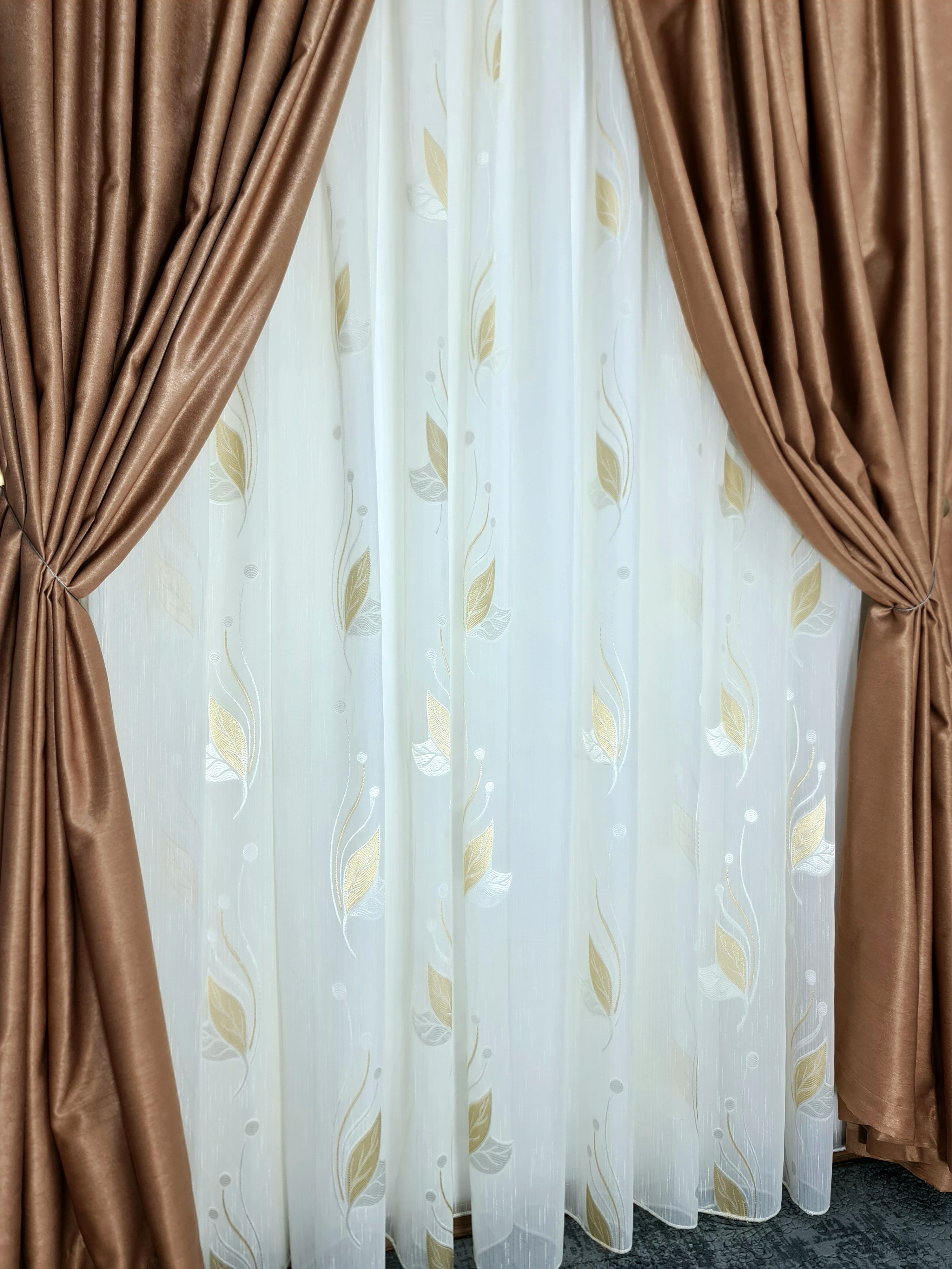 Set Perdea si Draperie Mario - CASABLANCA Set Perdea si Draperie Mario Casa Blanca Curtains & Drapes 345.00 CASABLANCA  CASABLANCA