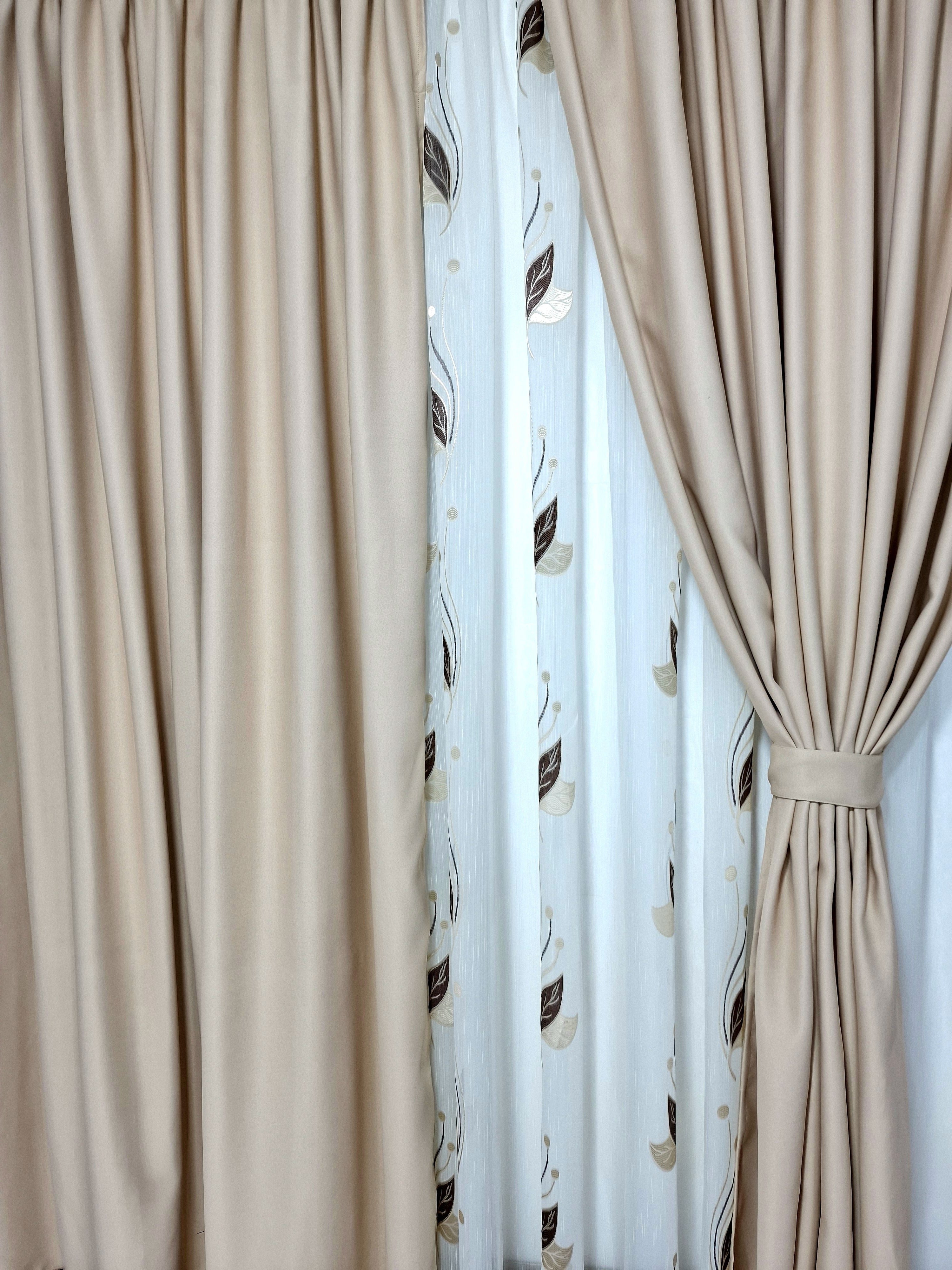 Set Perdea si Draperie Georgiana - CASABLANCA Set Perdea si Draperie Georgiana Casa Blanca Curtains & Drapes 345.00 CASABLANCA  CASABLANCA