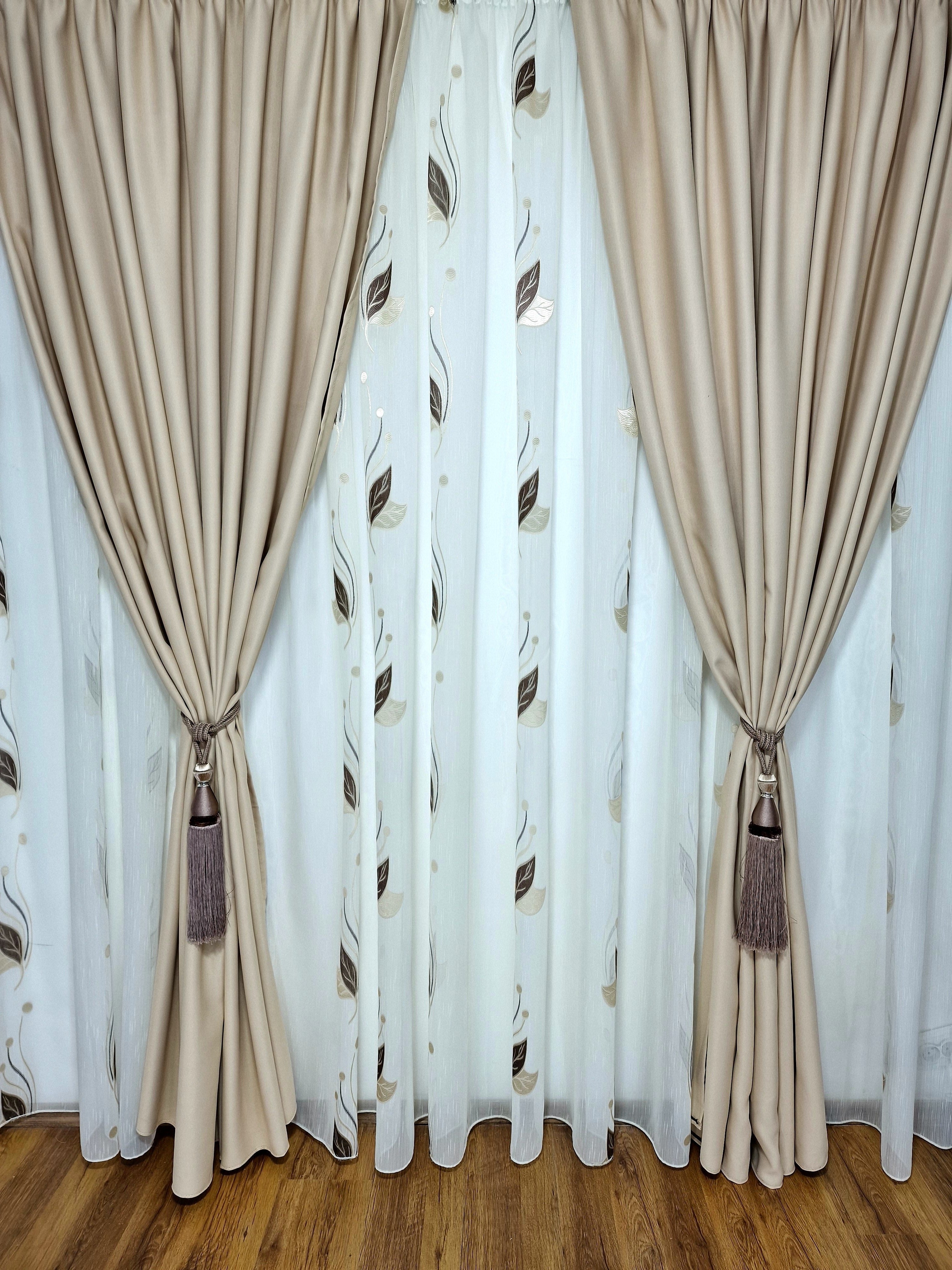 Set Perdea si Draperie Georgiana - CASABLANCA Set Perdea si Draperie Georgiana Casa Blanca Curtains & Drapes 345.00 CASABLANCA  CASABLANCA