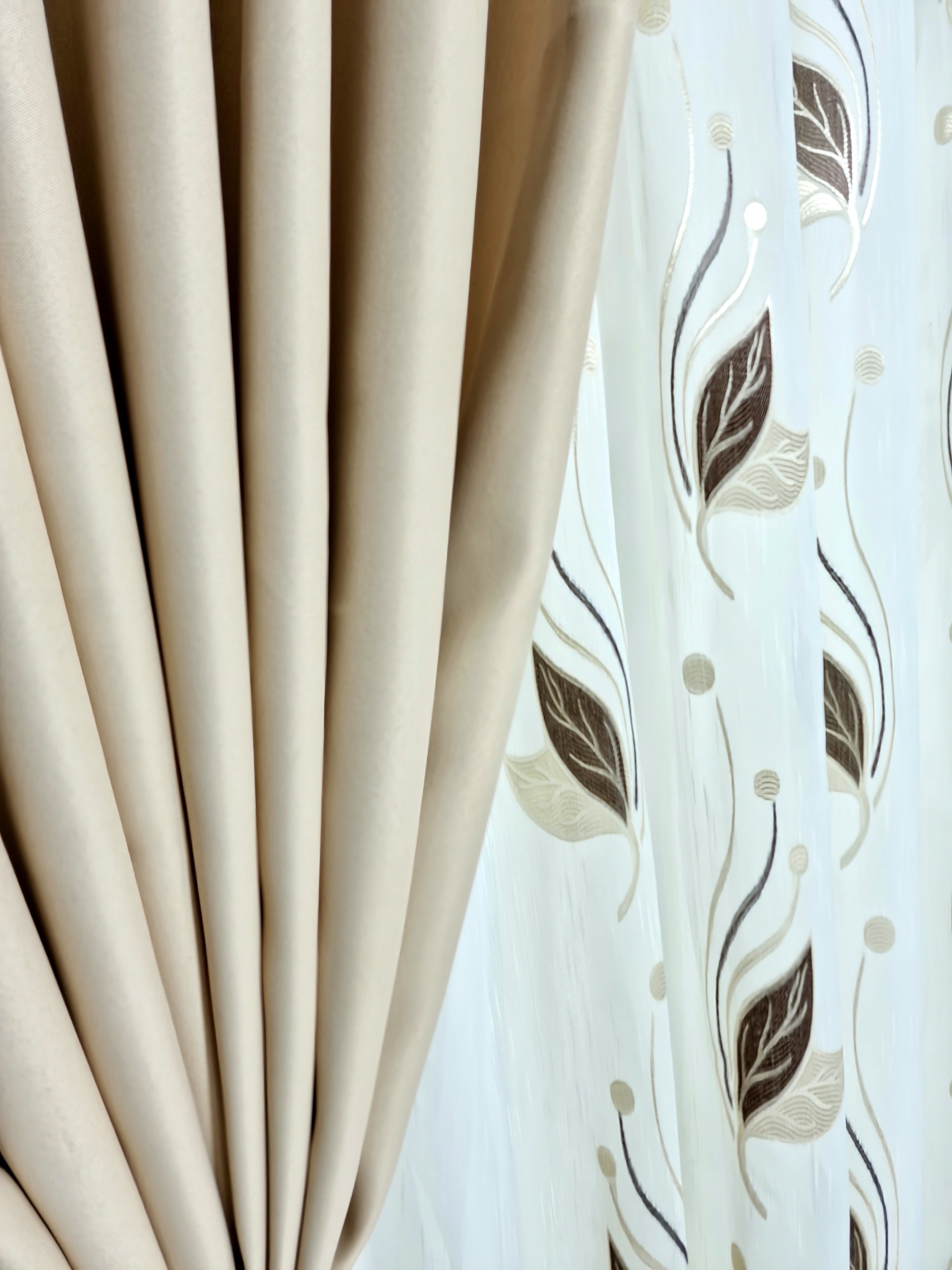 Set Perdea si Draperie Georgiana - CASABLANCA Set Perdea si Draperie Georgiana Casa Blanca Curtains & Drapes 345.00 CASABLANCA  CASABLANCA