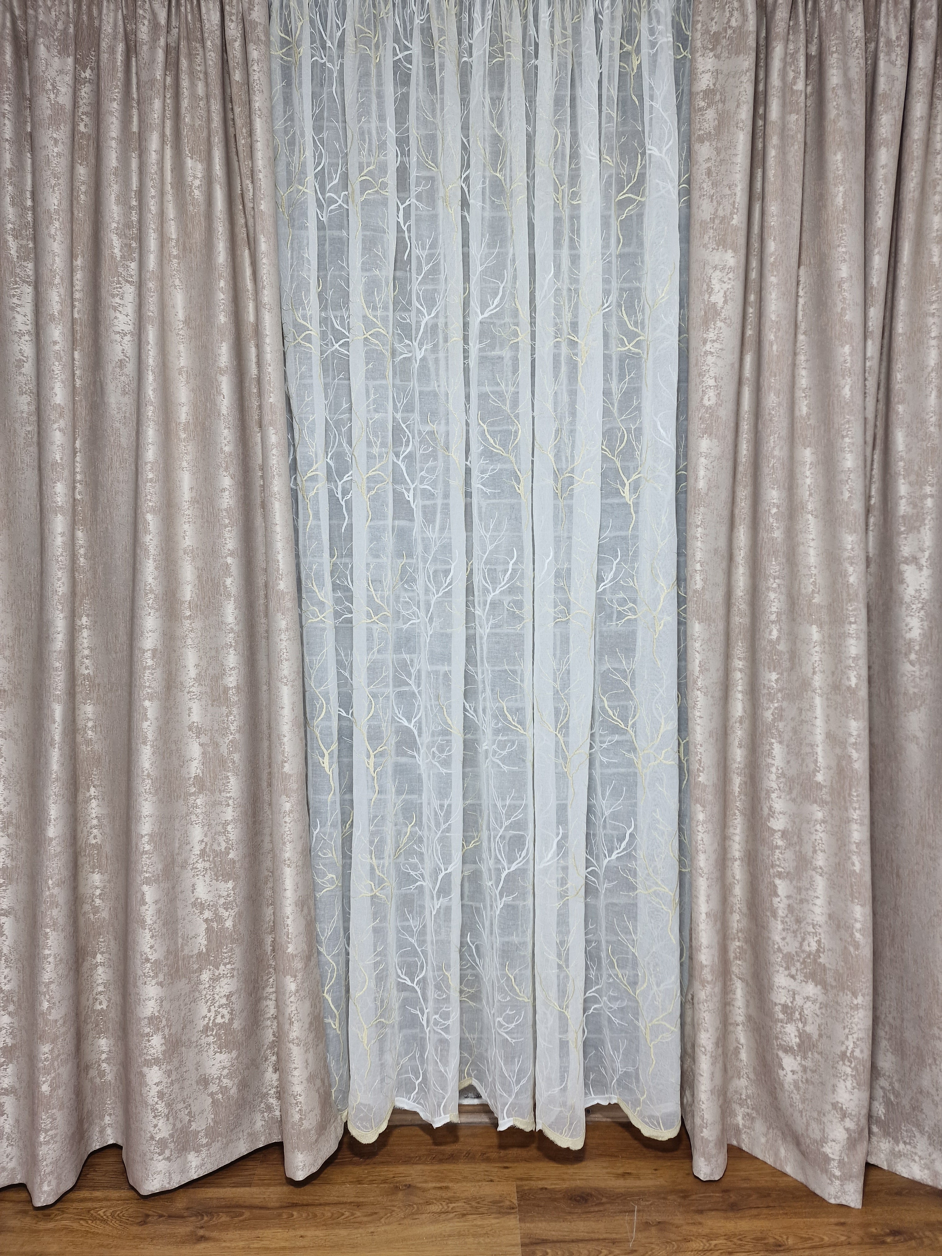 Set perdea din in si draperie tip vopsea decorativa, model Catalina, varianta bej - CASABLANCA Set perdea din in si draperie tip vopsea decorativa, model Catalina, varianta bej CASABLANCA  440.00 CASABLANCA  CASABLANCA