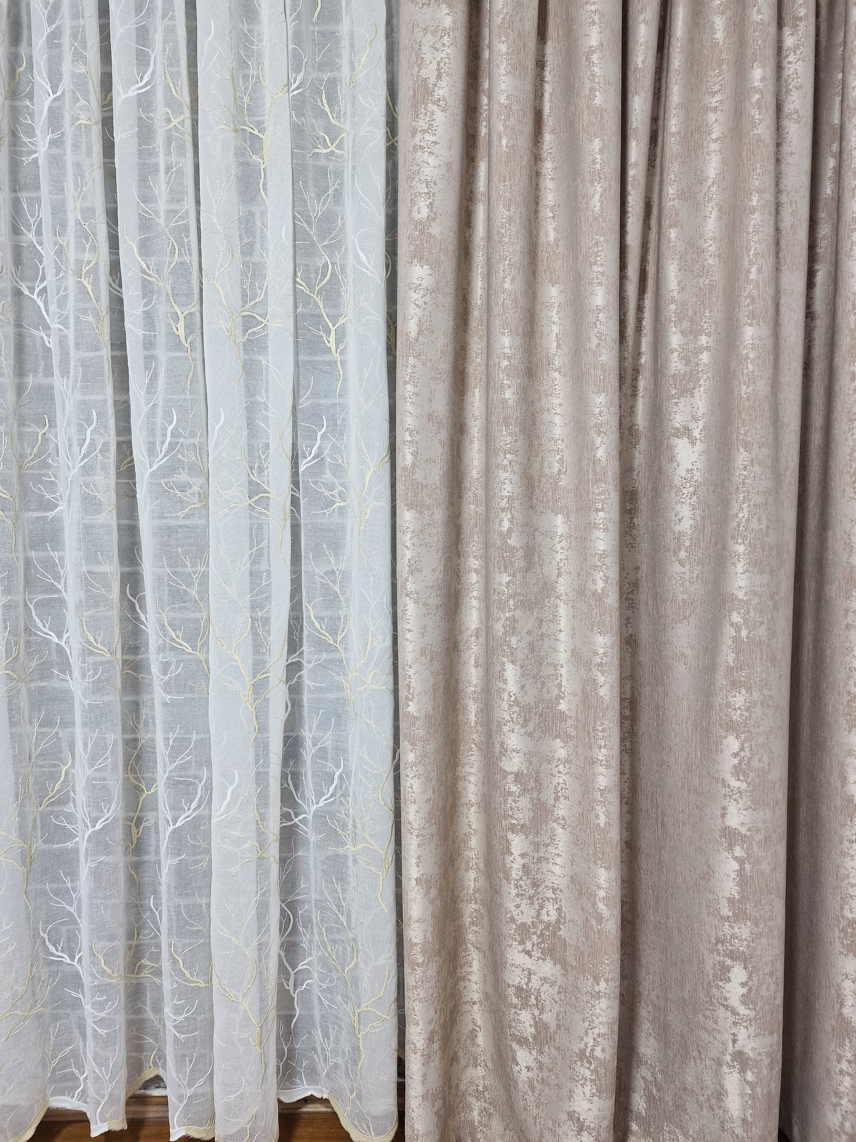 Set perdea din in si draperie tip vopsea decorativa, model Catalina, varianta bej - CASABLANCA Set perdea din in si draperie tip vopsea decorativa, model Catalina, varianta bej CASABLANCA  440.00 CASABLANCA  CASABLANCA