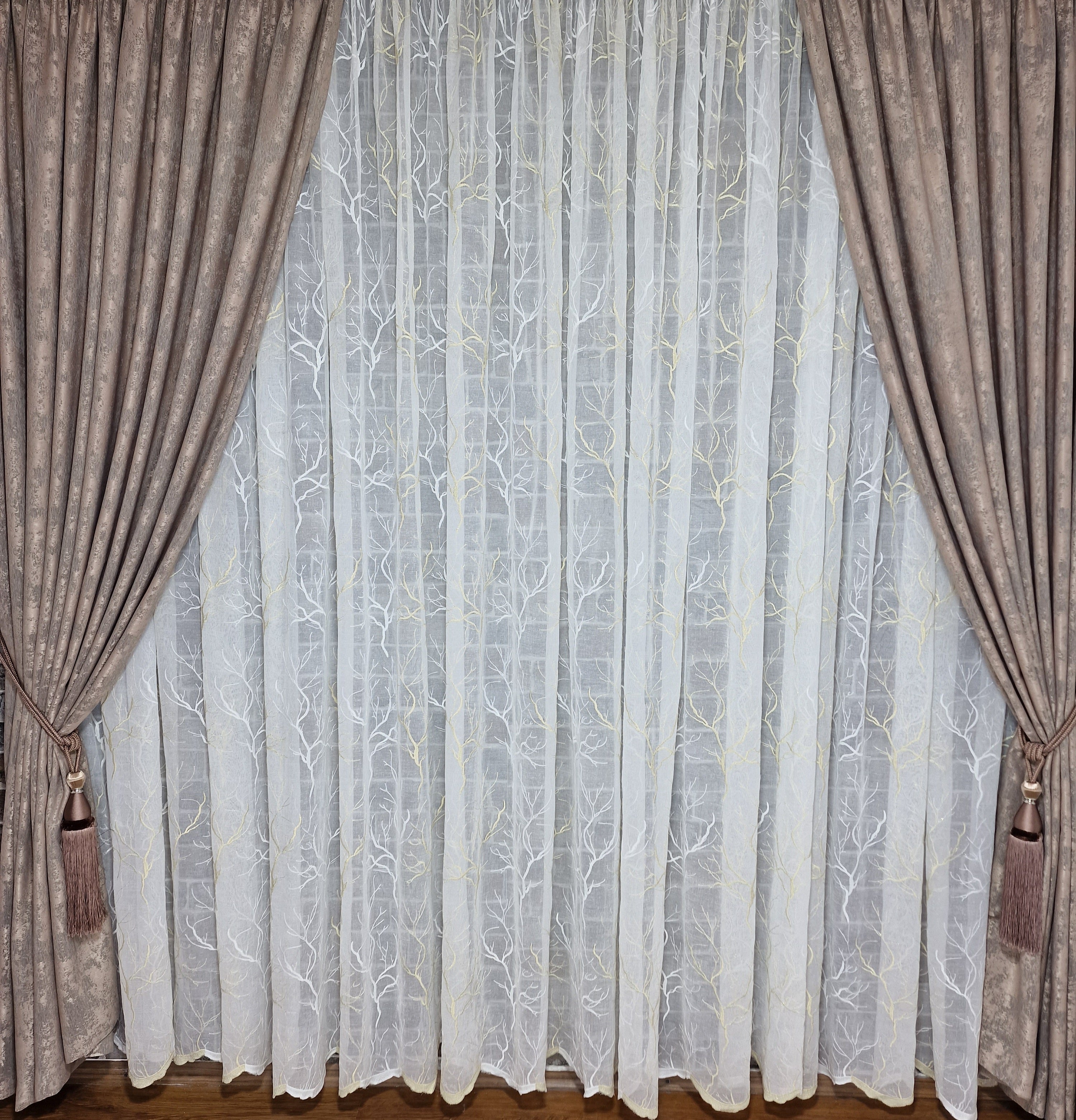Set perdea din in si draperie tip vopsea decorativa, model Catalina, varianta grej - CASABLANCA Set perdea din in si draperie tip vopsea decorativa, model Catalina, varianta grej CASABLANCA  440.00 CASABLANCA  CASABLANCA