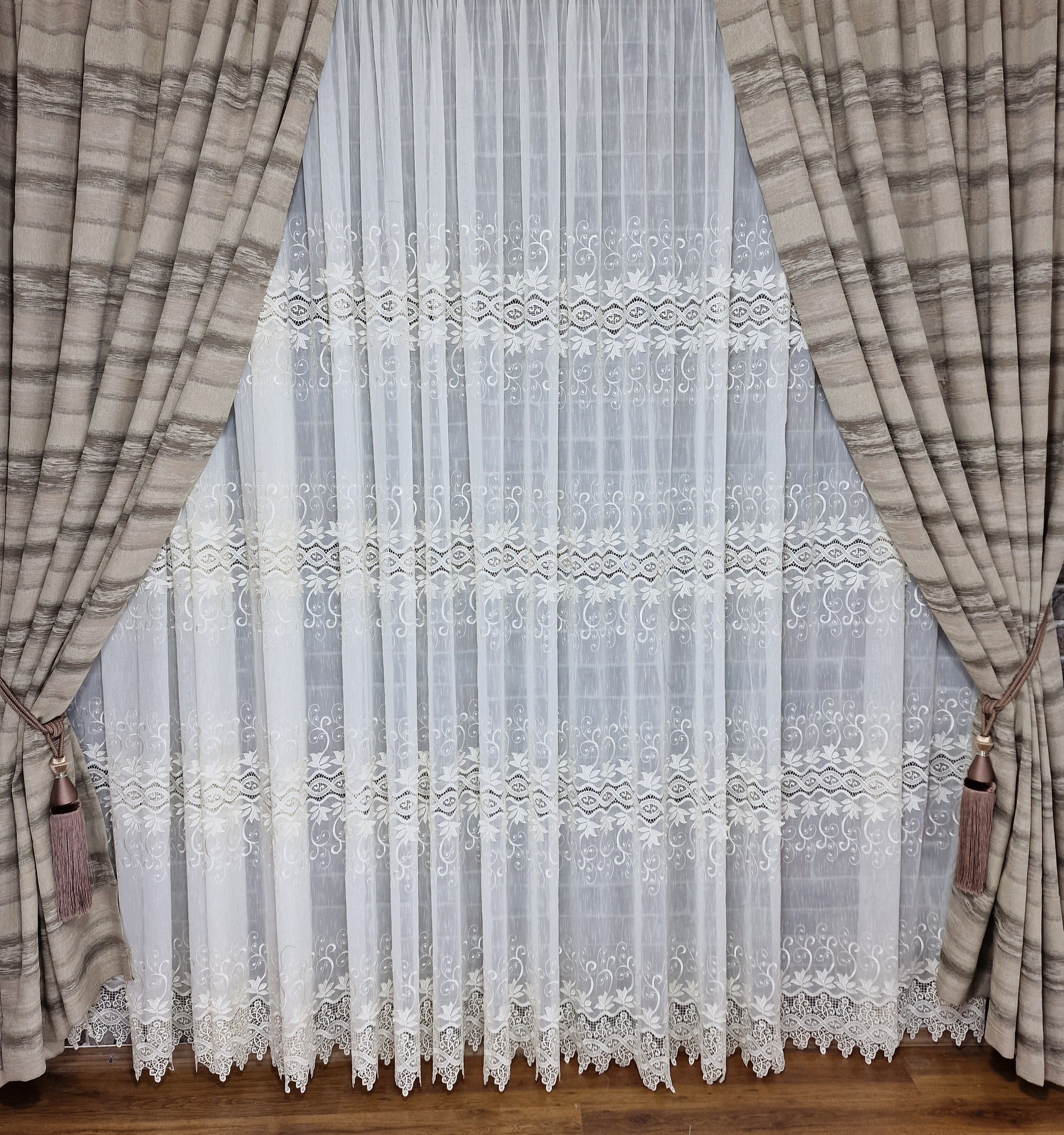 Draperie crem maro, model George - CASABLANCA Draperie crem maro, model George CASABLANCA  80.00 CASABLANCA  CASABLANCA