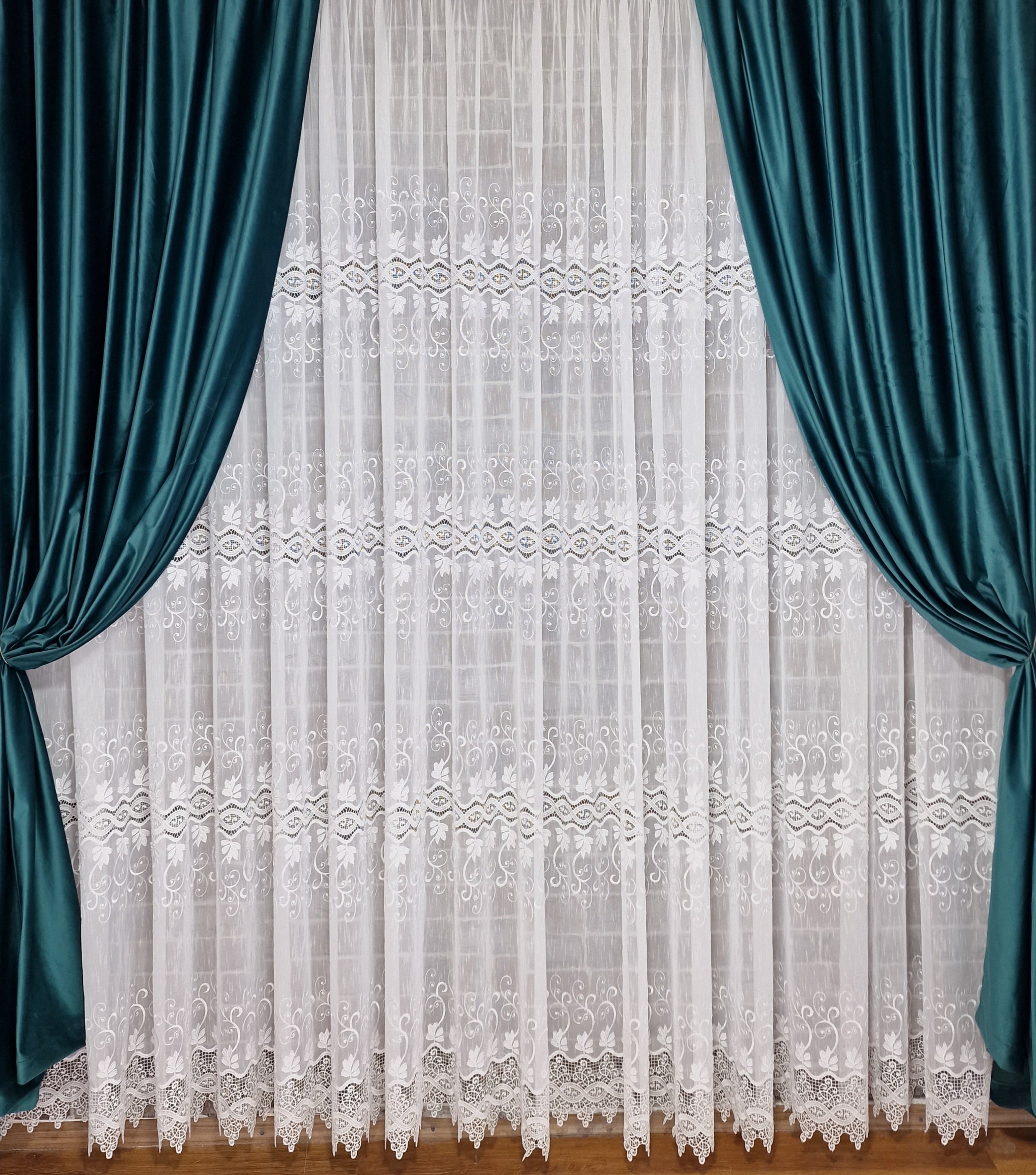 Set perdea broderie sparta si draperie catifea turcoaz, model Eva - CASABLANCA Set perdea broderie sparta si draperie catifea turcoaz, model Eva Casa Blanca Curtains & Drapes 735.00 CASABLANCA  CASABLANCA