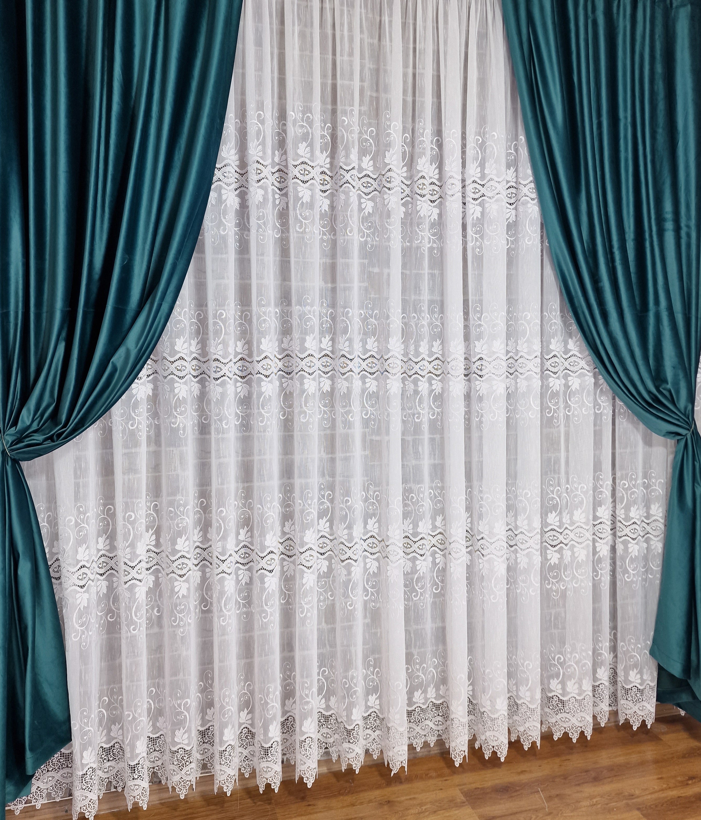 Set perdea broderie sparta si draperie catifea turcoaz, model Eva - CASABLANCA Set perdea broderie sparta si draperie catifea turcoaz, model Eva Casa Blanca Curtains & Drapes 735.00 CASABLANCA  CASABLANCA