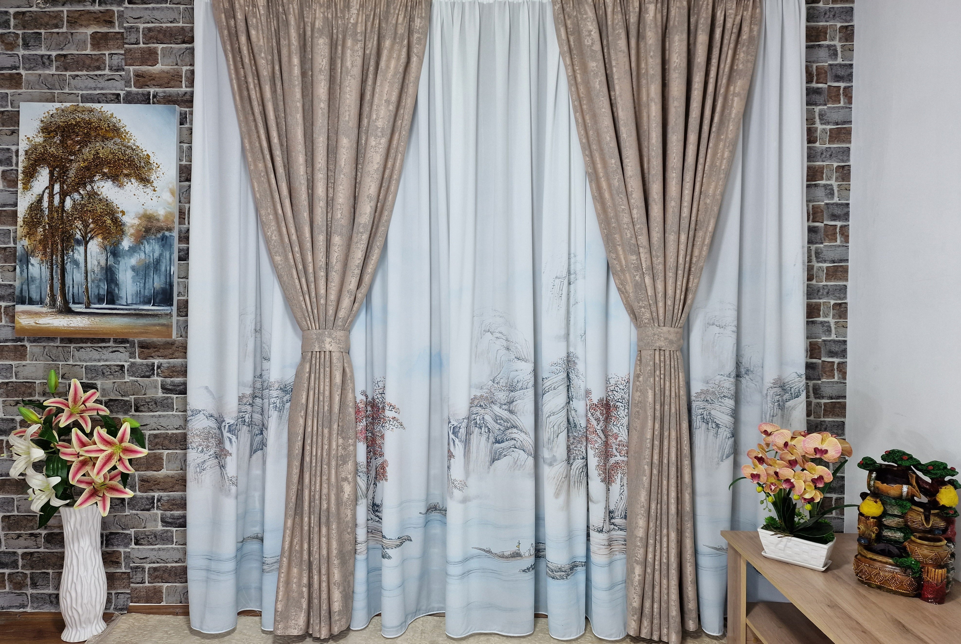 Set perdea din matase si draperie decorativa bej, model peisaj - CASABLANCA Set perdea din matase si draperie decorativa bej, model peisaj Casa Blanca Curtains & Drapes 460.00 CASABLANCA  CASABLANCA