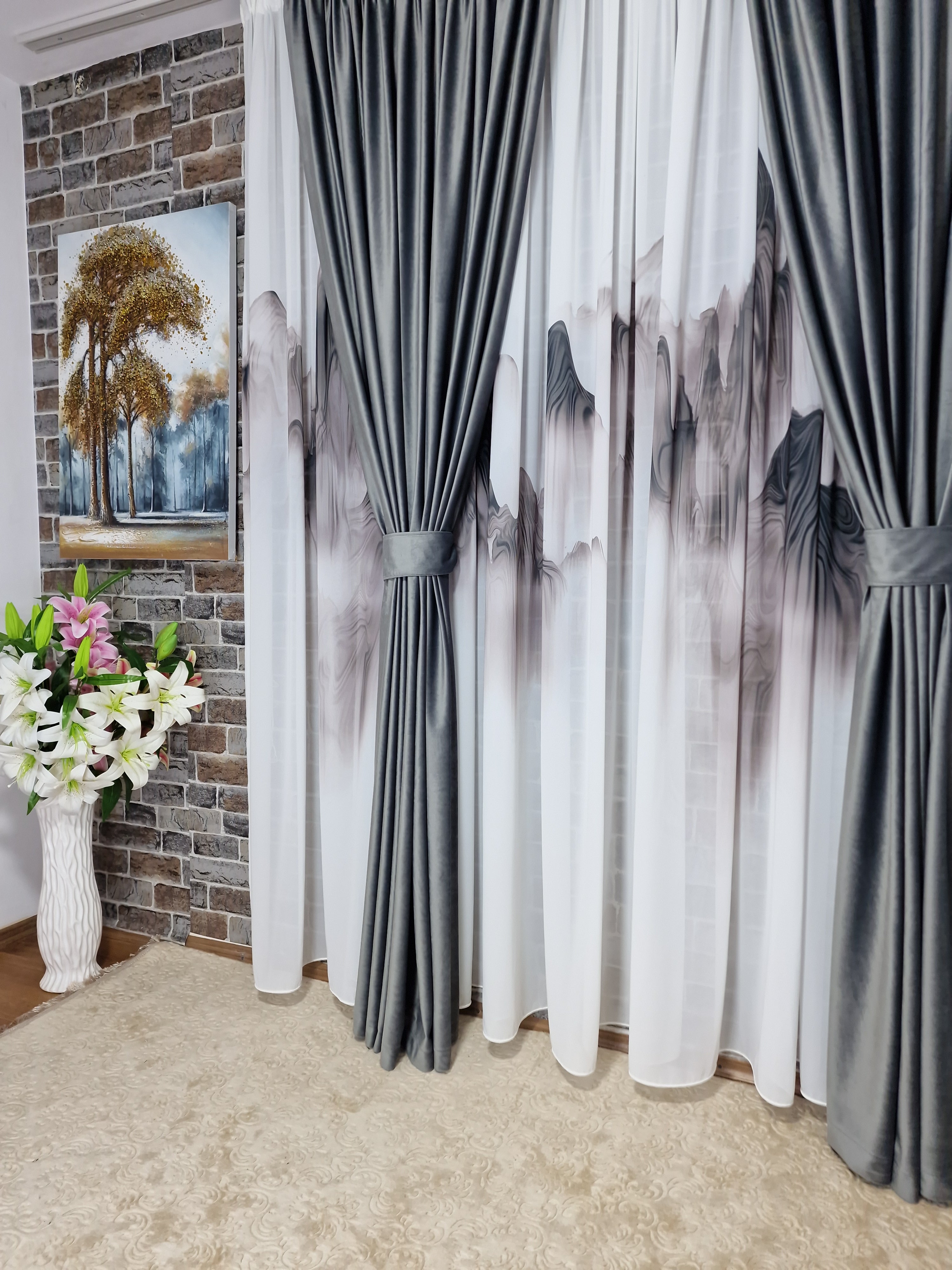 Set perdea matase model muntii si draperie gri din catifea - CASABLANCA Set perdea matase model muntii si draperie gri din catifea Casa Blanca Curtains & Drapes 535.00 CASABLANCA  CASABLANCA