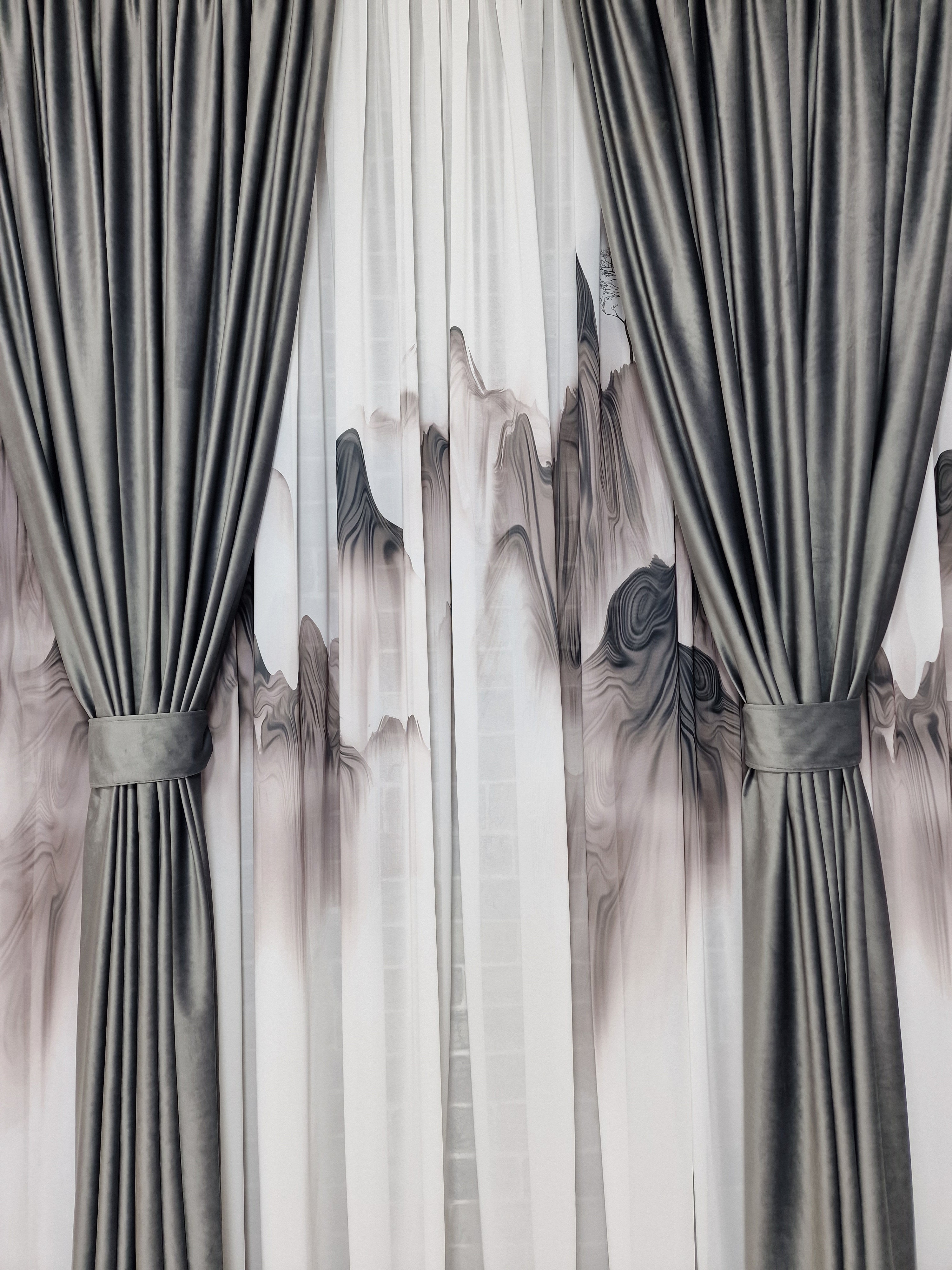 Set perdea matase model muntii si draperie gri din catifea - CASABLANCA Set perdea matase model muntii si draperie gri din catifea Casa Blanca Curtains & Drapes 535.00 CASABLANCA  CASABLANCA