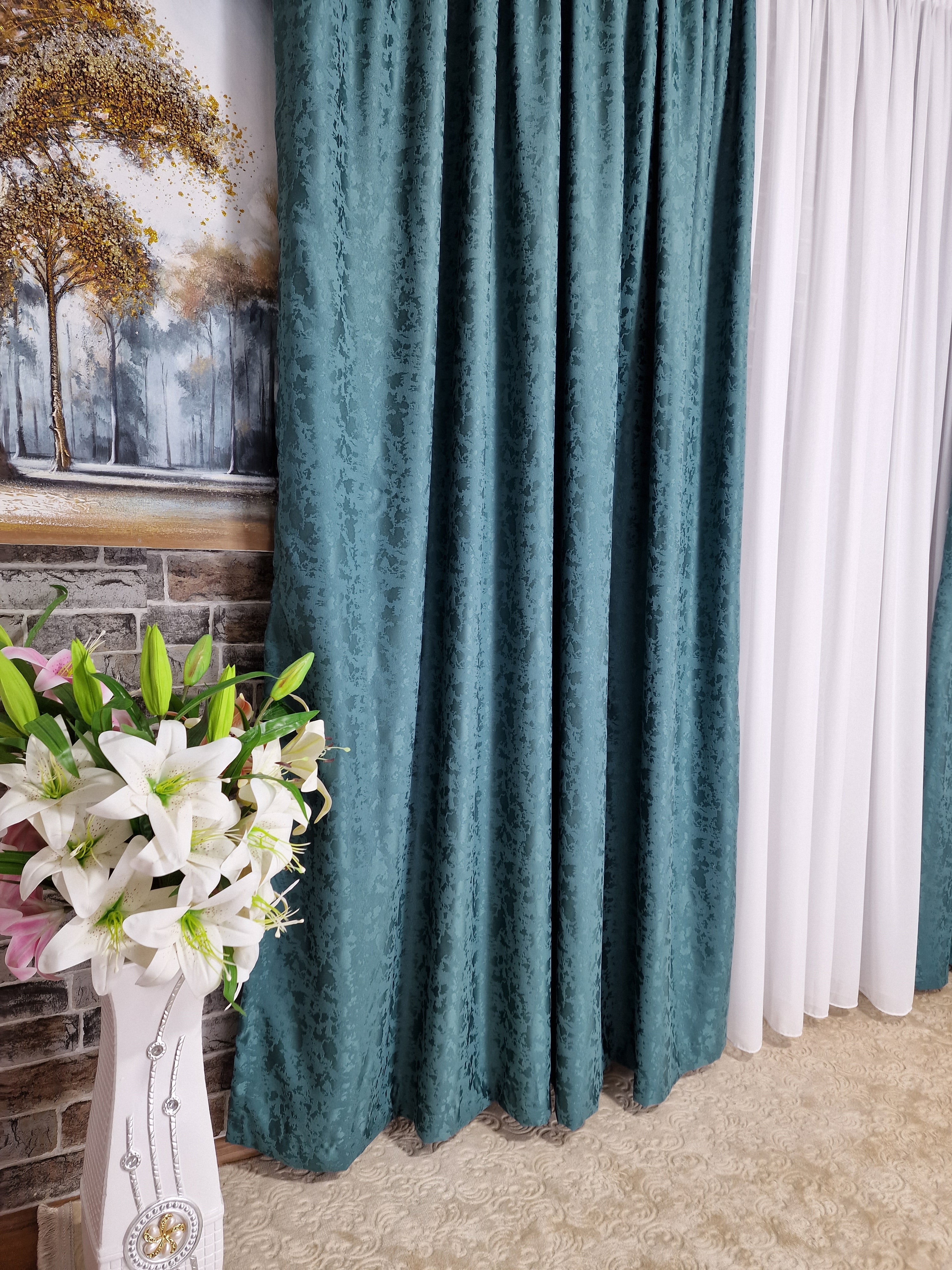 Set perdea din matase alba si draperie decorativa turcoaz - CASABLANCA Set perdea din matase alba si draperie decorativa turcoaz Casa Blanca Curtains & Drapes 400.00 CASABLANCA  CASABLANCA