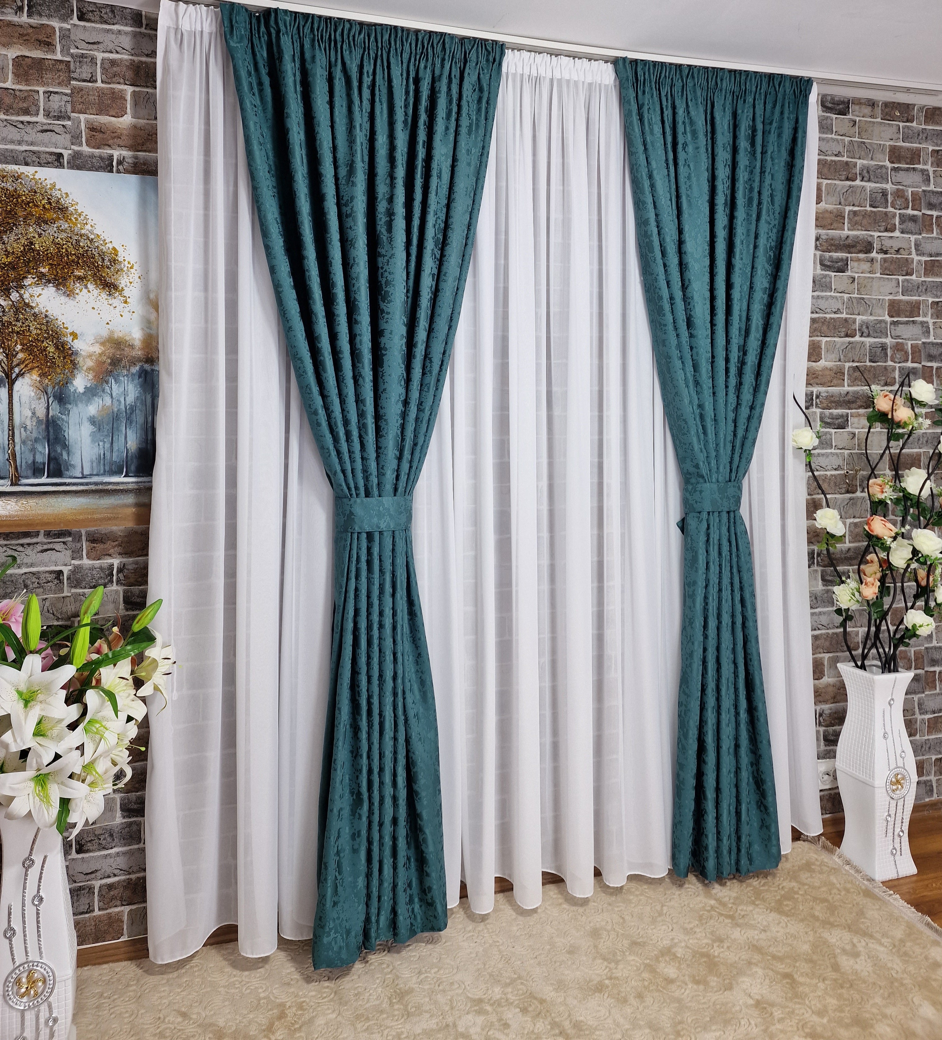 Set perdea din matase alba si draperie decorativa turcoaz - CASABLANCA Set perdea din matase alba si draperie decorativa turcoaz Casa Blanca Curtains & Drapes 400.00 CASABLANCA  CASABLANCA