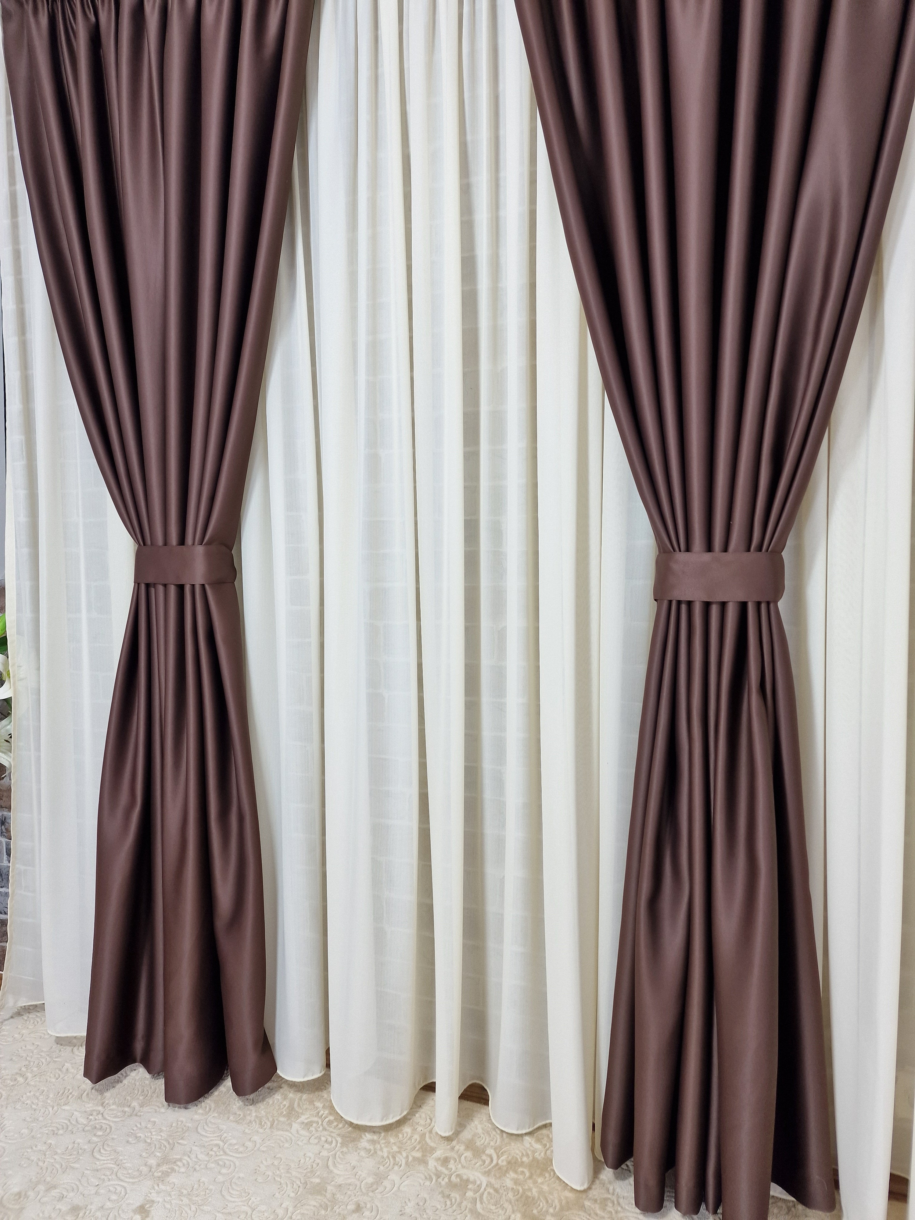 Set perdea din matase crem si draperie maro 100% blackout - CASABLANCA Set perdea din matase crem si draperie maro 100% blackout Casa Blanca Curtains & Drapes 385.00 CASABLANCA  CASABLANCA