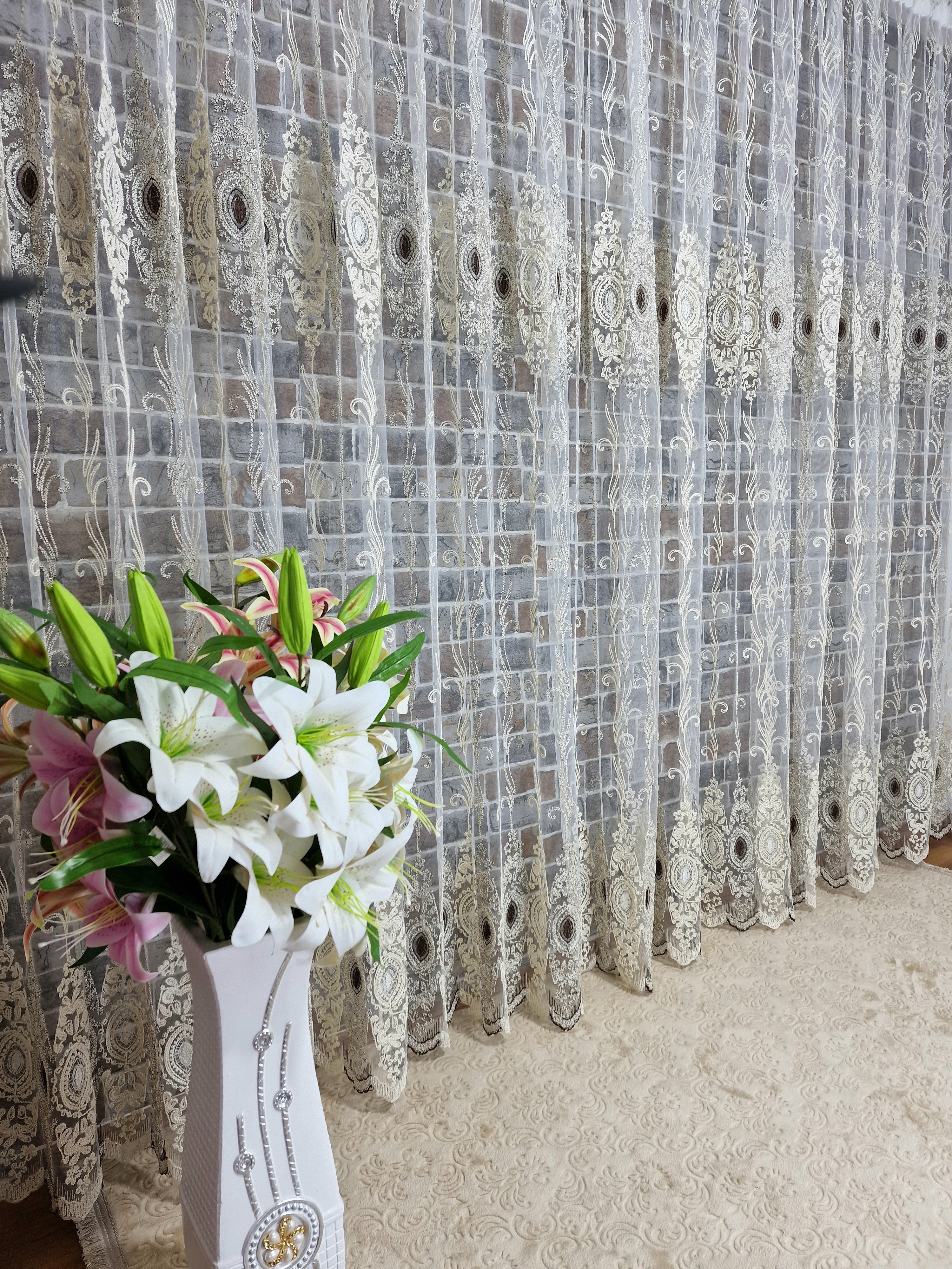 Perdea din tul cu broderie crem cu maro si fir auriu, model oglinda mica - CASABLANCA Perdea din tul cu broderie crem cu maro si fir auriu, model oglinda mica CasaBlanca Curtains & Drapes 40.00 CASABLANCA  CASABLANCA