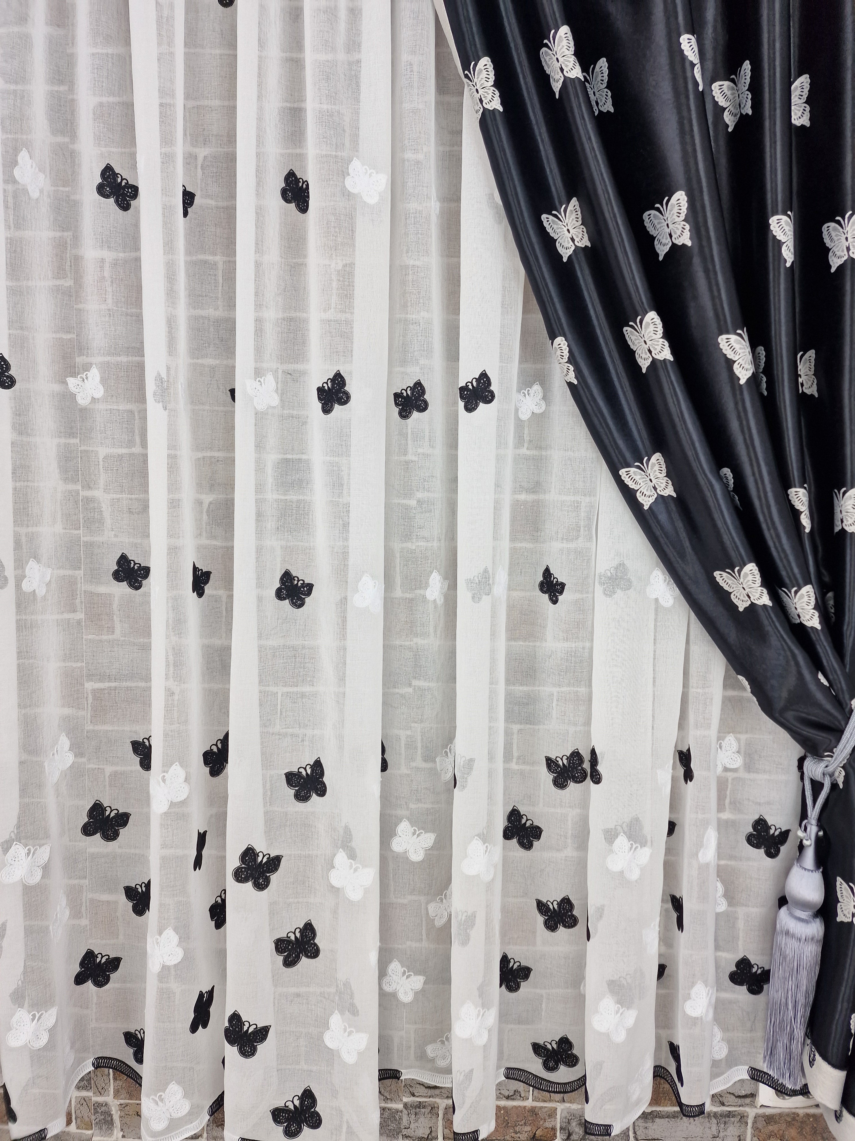 Set perdea si draperie cu fluturi negri - CASABLANCA Set perdea si draperie cu fluturi negri Casa Blanca Curtains & Drapes 350.00 CASABLANCA  CASABLANCA