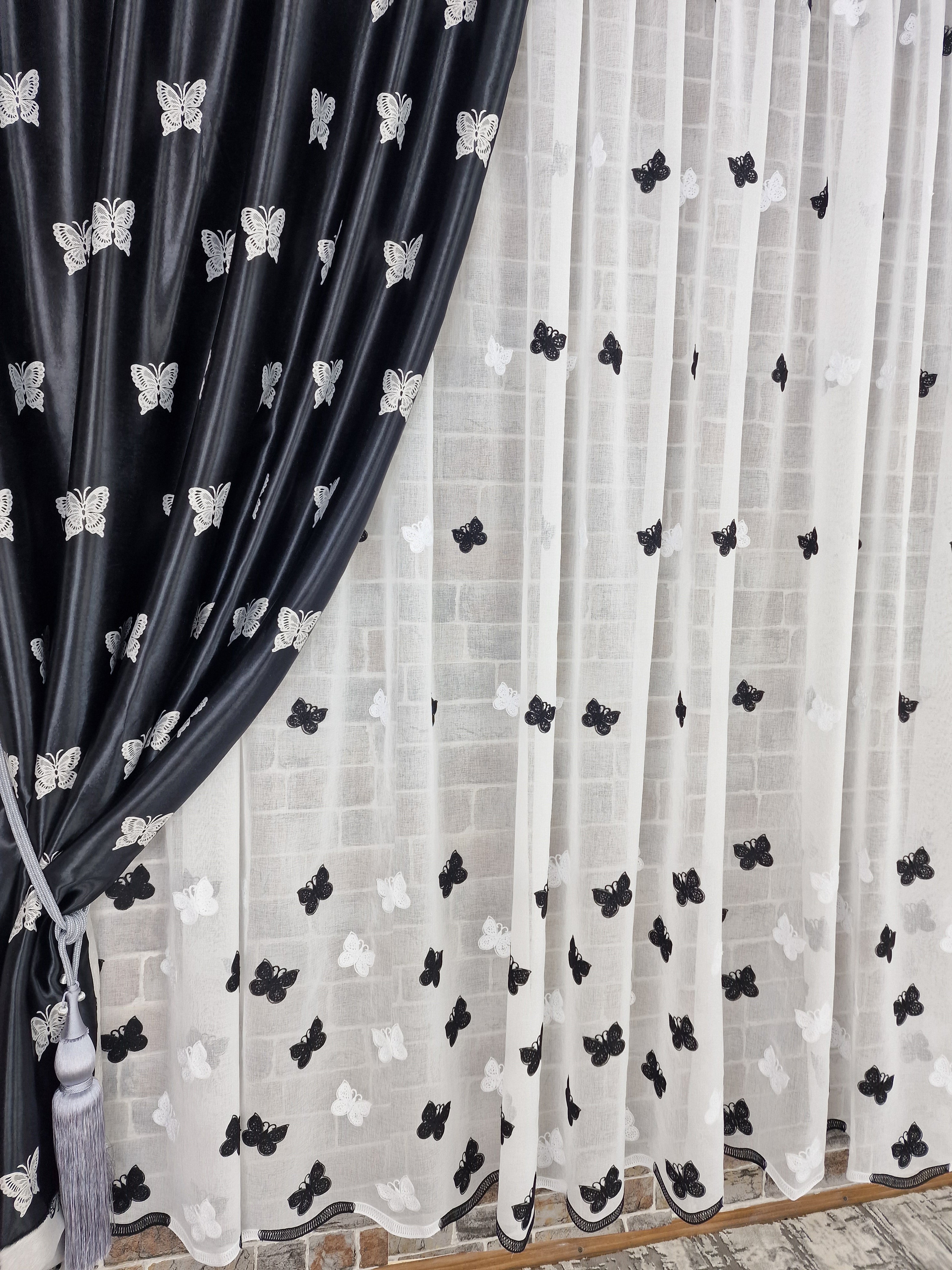 Set perdea si draperie cu fluturi negri - CASABLANCA Set perdea si draperie cu fluturi negri Casa Blanca Curtains & Drapes 350.00 CASABLANCA  CASABLANCA