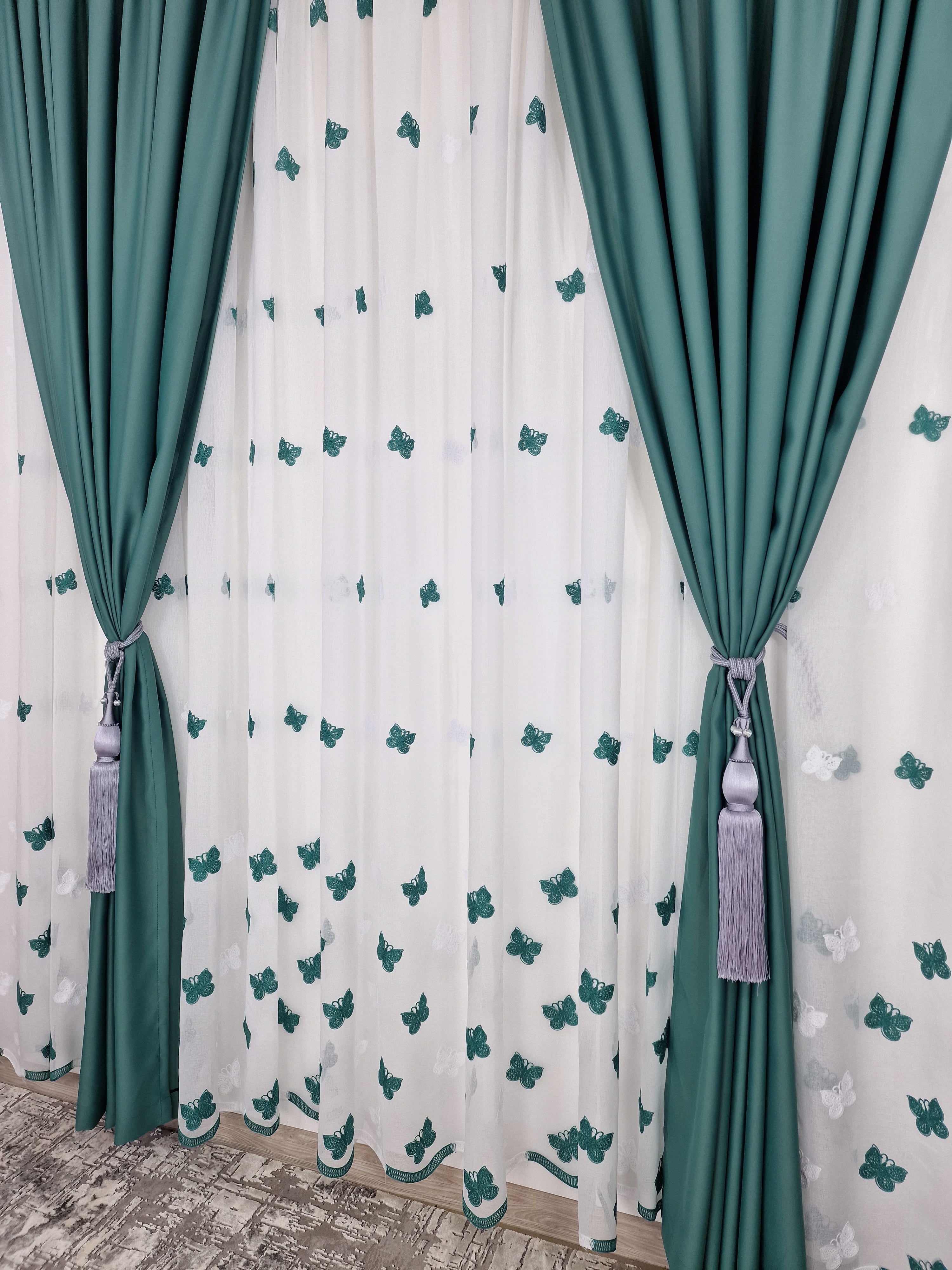 Set perdea si draperie Erica - CASABLANCA Set perdea si draperie Erica CASABLANCA  260.00 CASABLANCA  CASABLANCA