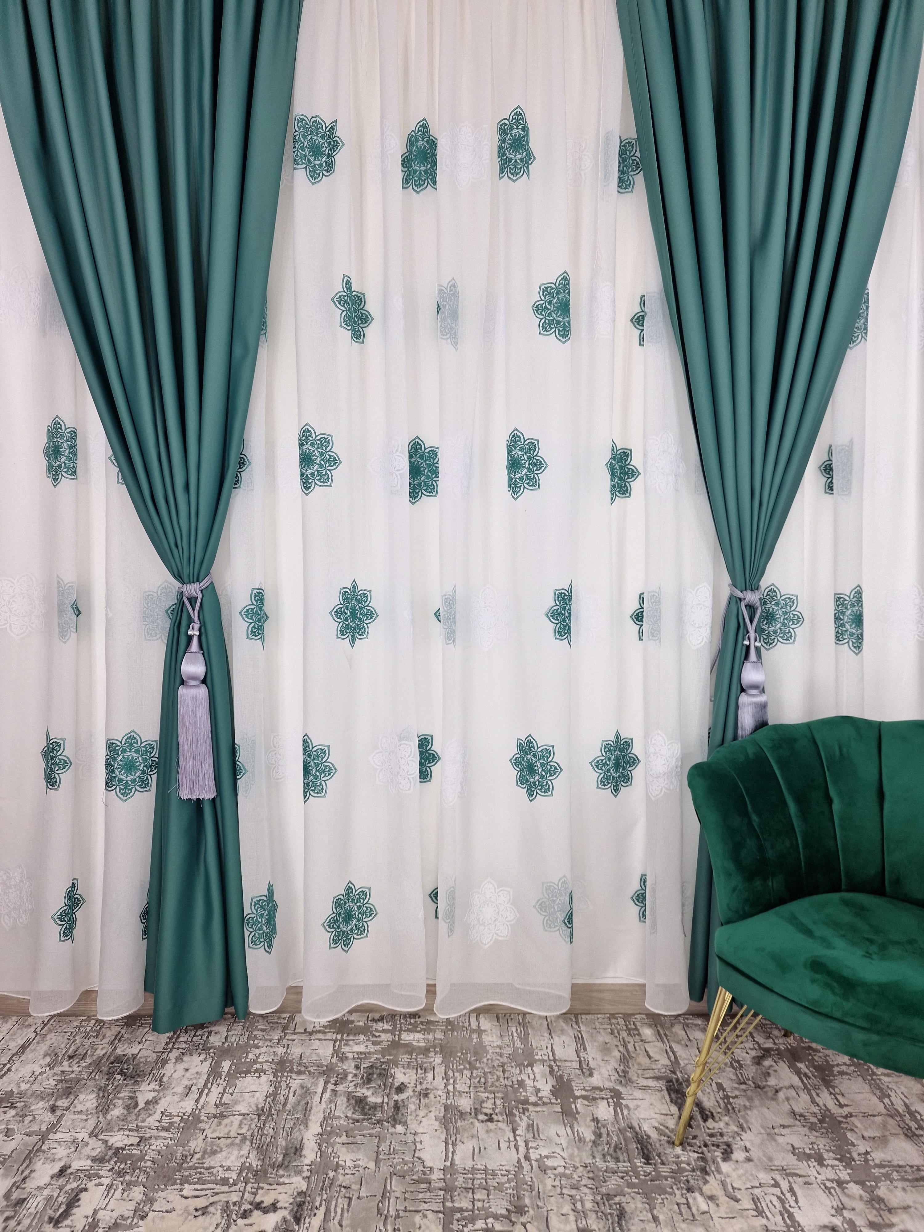 Set perdea si draperie Ilona - CASABLANCA Set perdea si draperie Ilona CASABLANCA  730.00 CASABLANCA 8metriperdeacu6metridraperiepentrusinagaleriede4-5 CASABLANCA