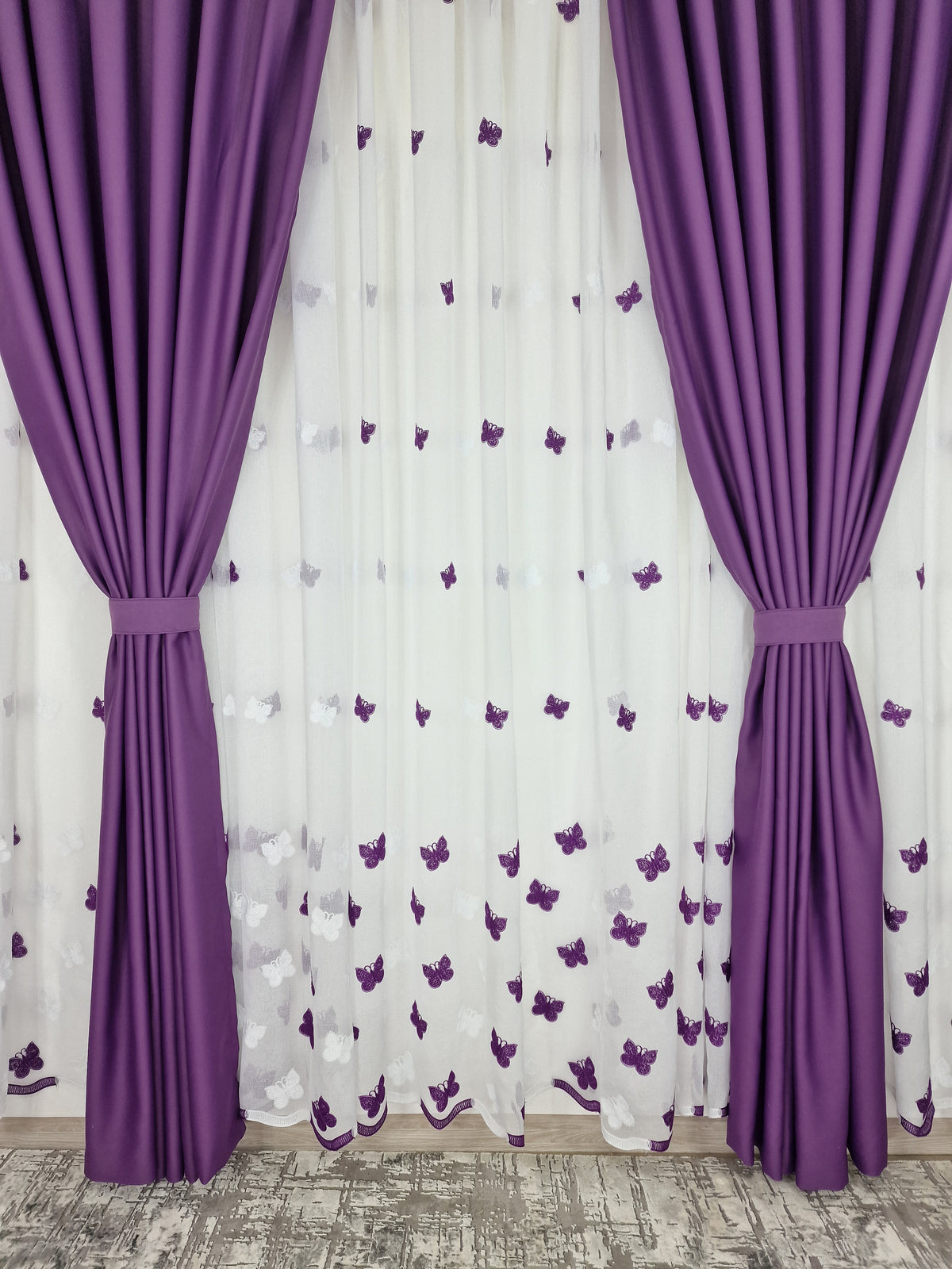 Set perdea si draperie fluturi mov - CASABLANCA Set perdea si draperie fluturi mov CASABLANCA  730.00 CASABLANCA 8metriperdeacu6metridraperiepentrusinagaleriede4-5 CASABLANCA